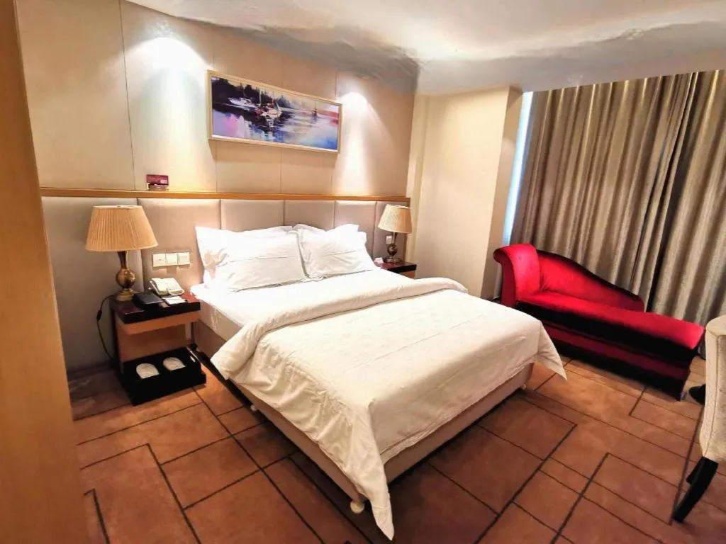 Bed in Jinjiang Metropolo Shanghai Minhang