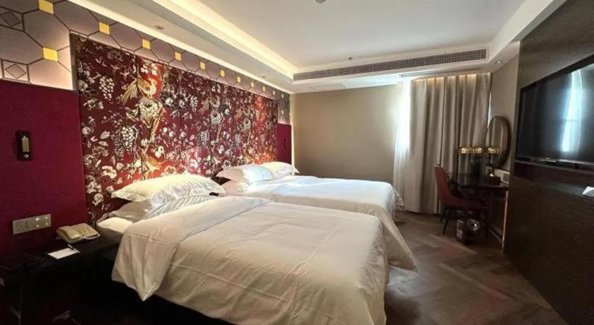 Bed in Jinjiang Metropolo Shanghai Minhang