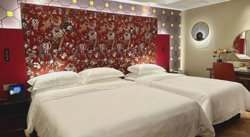 Bed in Jinjiang Metropolo Shanghai Minhang