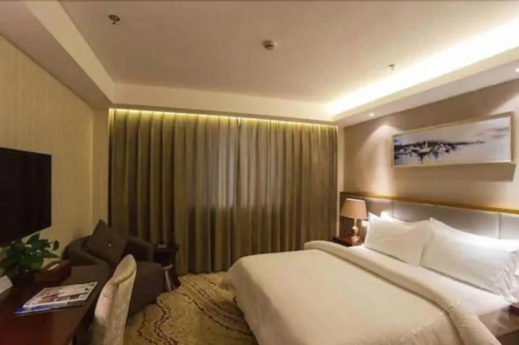 Bed in Jinjiang Metropolo Shanghai Minhang