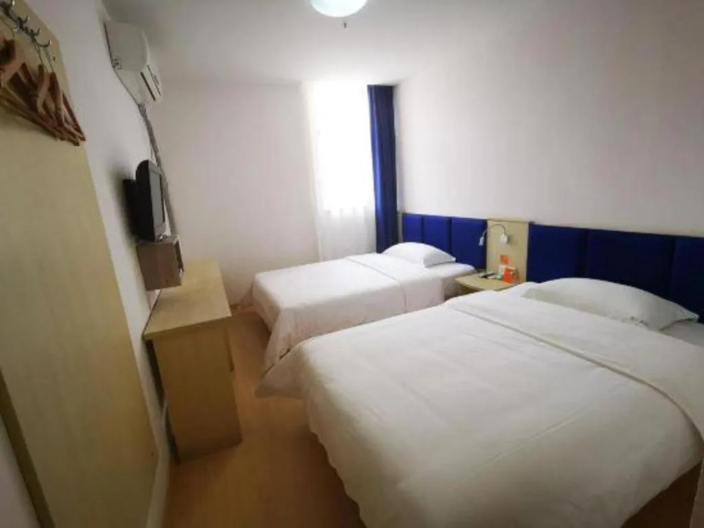 Bed in 7 Days Premium Qingdao Railway Station Zhanqiao Badaxia Plaza