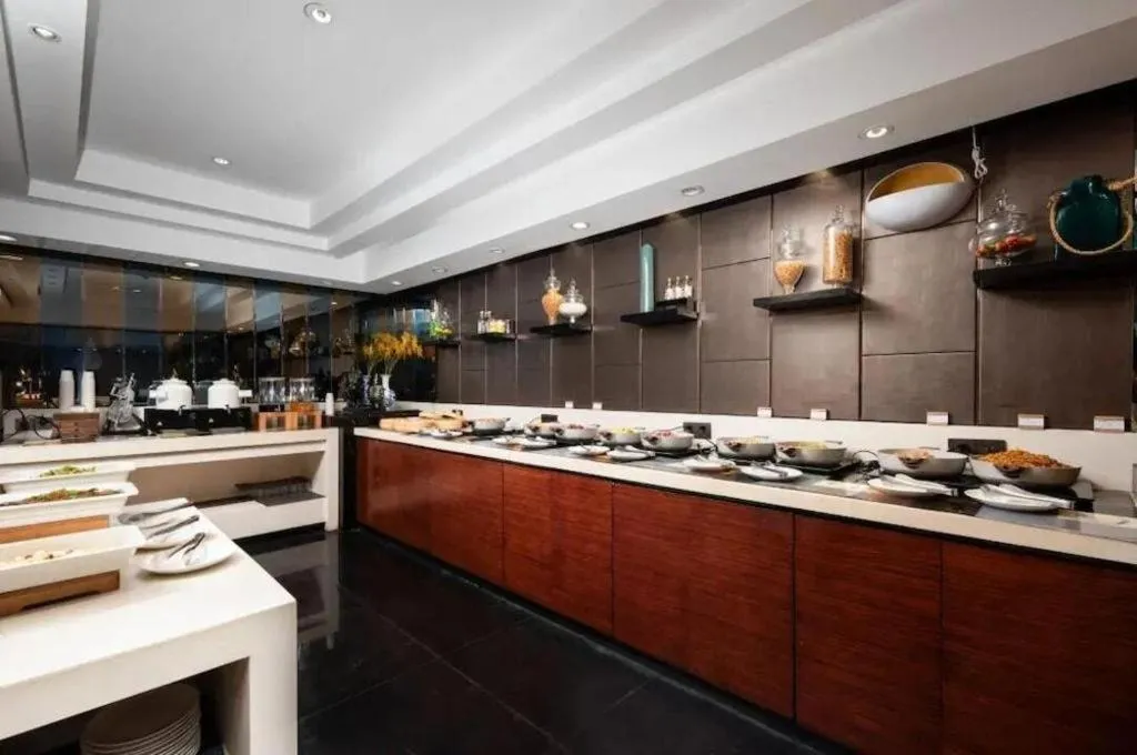 Echeng Hotel Wuhan Optics Valley Square Yangjiawan Metro Station