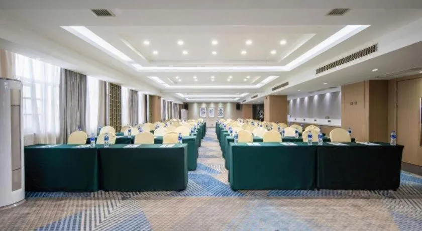 Echeng Hotel Wuhan Optics Valley Square Yangjiawan Metro Station