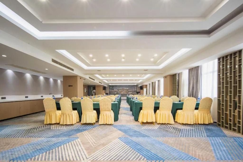 Echeng Hotel Wuhan Optics Valley Square Yangjiawan Metro Station