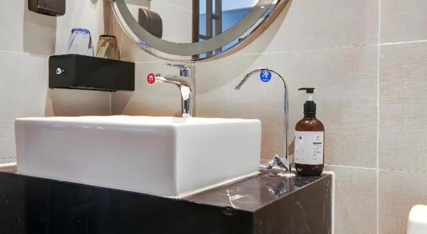 Echeng Hotel Wuhan Optics Valley Square Yangjiawan Metro Station