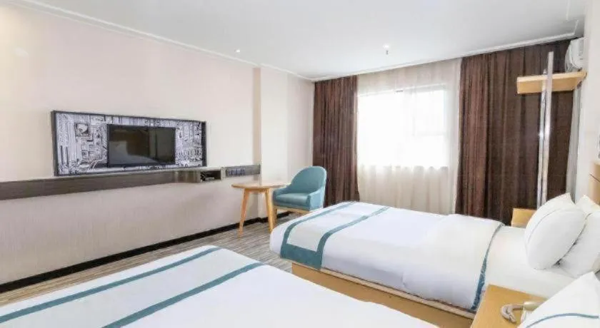 Bed in City Comfort Inn Beiliu Bus Terminal