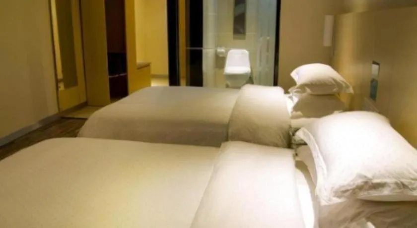 Bed in City Comfort Inn Beiliu Bus Terminal
