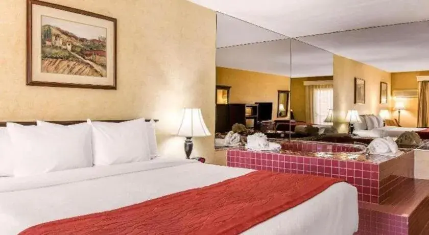 Bed in Comfort Inn Escondido San Diego North County Bed in Comfort Inn Escondido San Diego North County