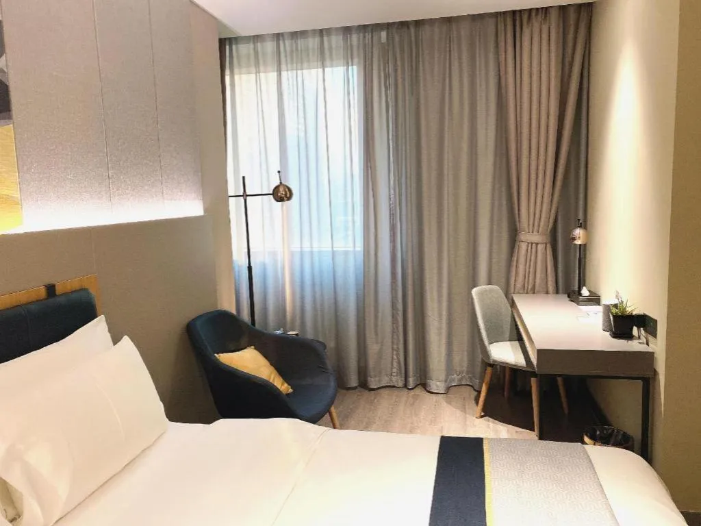 Bed in Home Inn Selected Guangzhou Zhujiang New Town Wuyangcun Metro Station