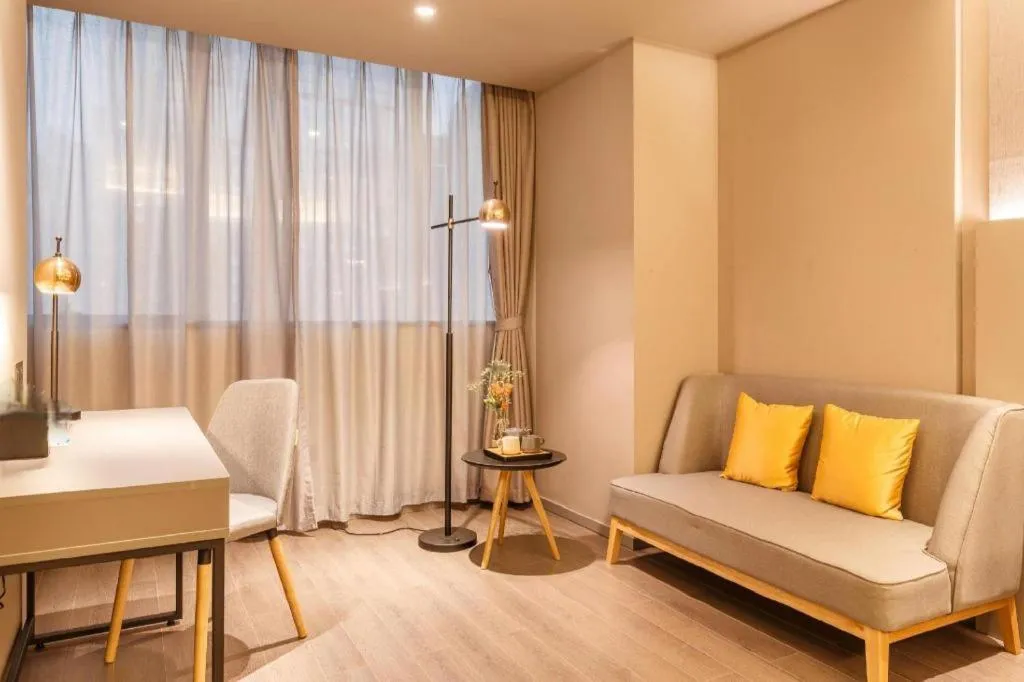 Home Inn Selected Guangzhou Zhujiang New Town Wuyangcun Metro Station