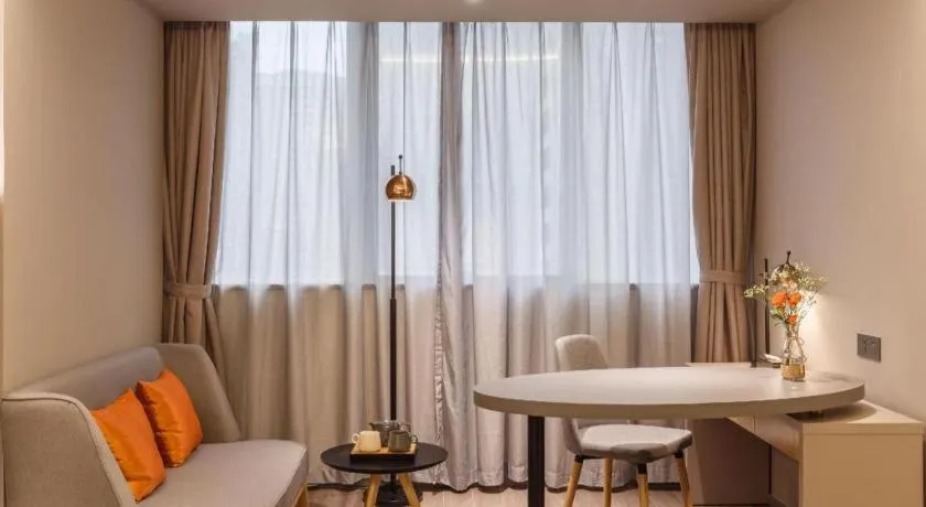 Home Inn Selected Guangzhou Zhujiang New Town Wuyangcun Metro Station