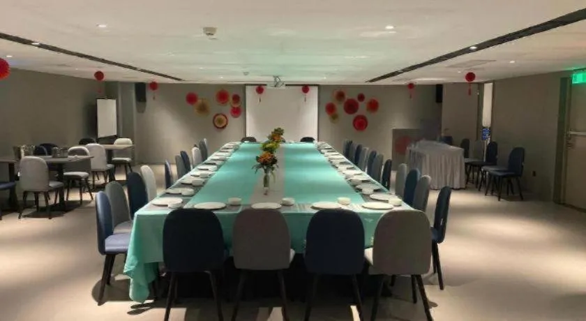 Home Inn Selected Guangzhou Zhujiang New Town Wuyangcun Metro Station