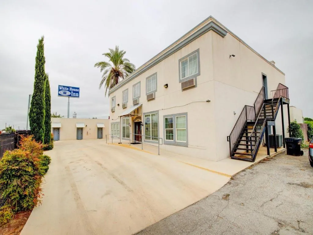 Hotel O Dilley Main St TX