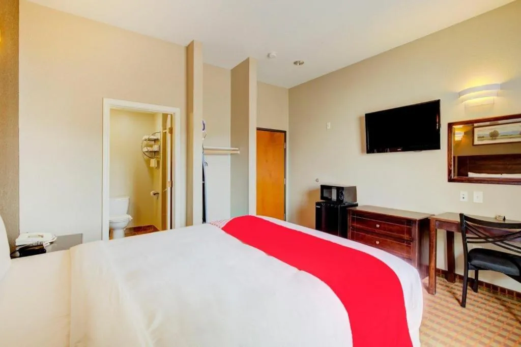 Bed in Hotel O Dilley Main St TX