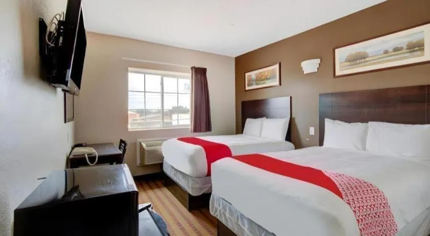 Bed in Hotel O Dilley Main St TX