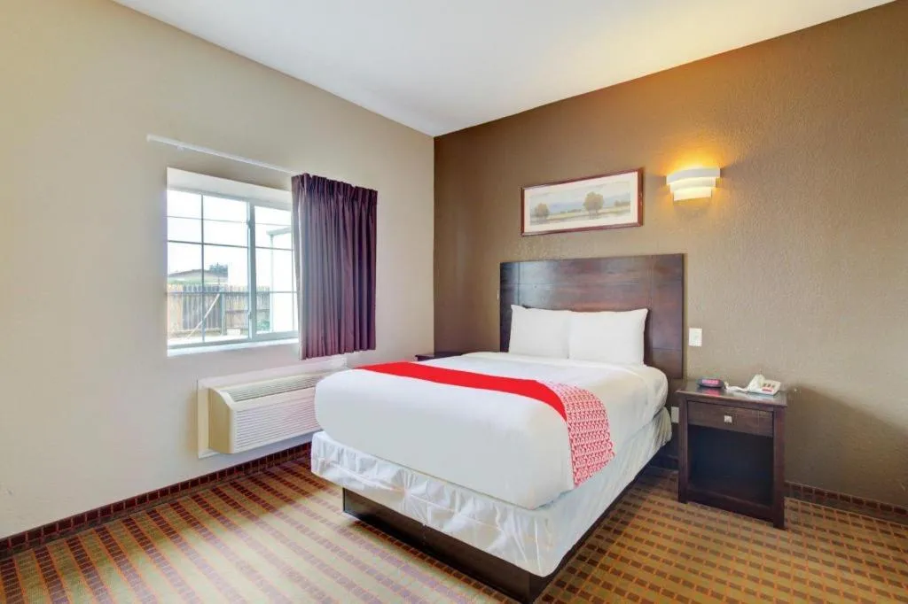 Bed in Hotel O Dilley Main St TX