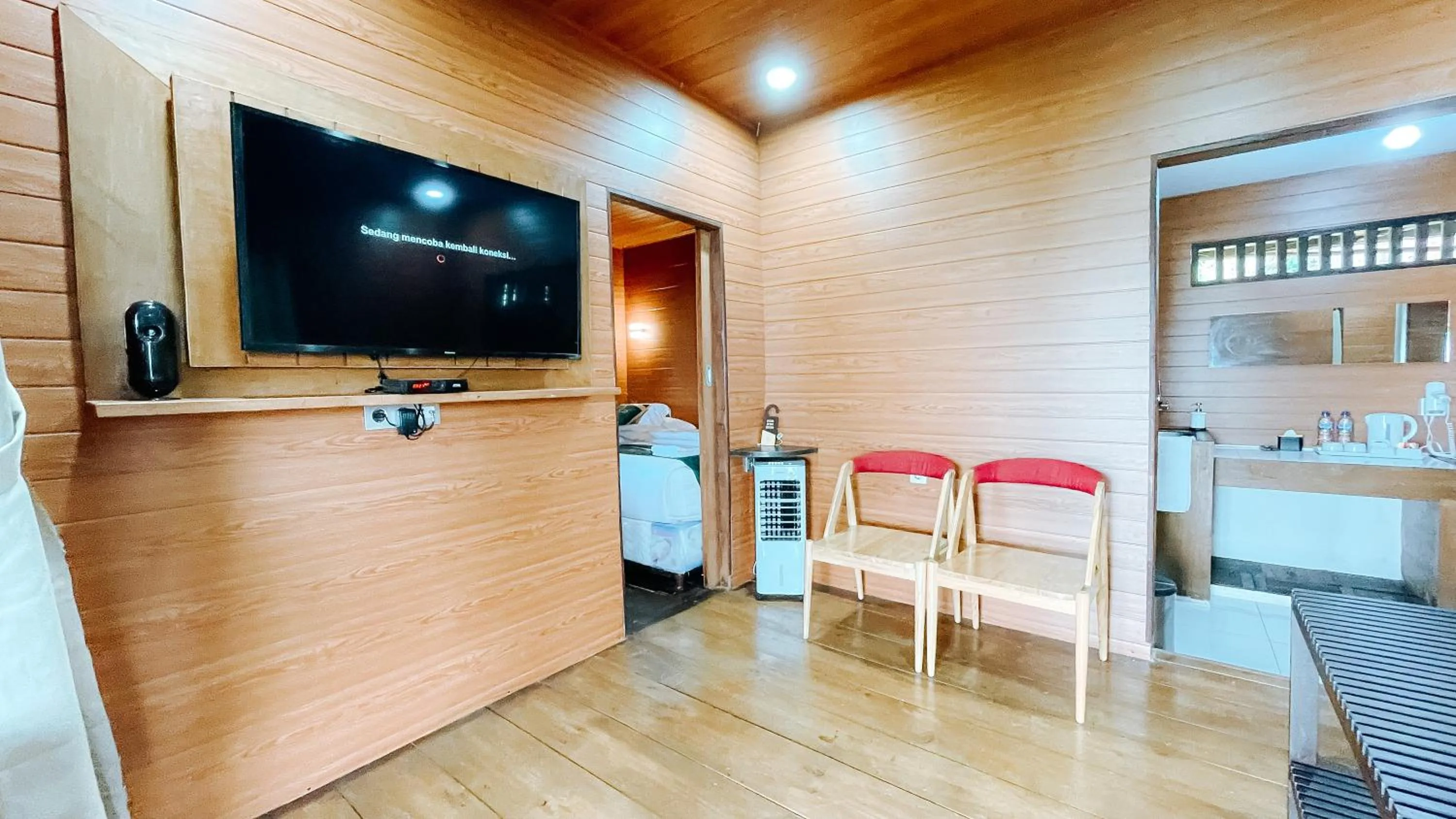 TV and multimedia in Damar Langit Resort