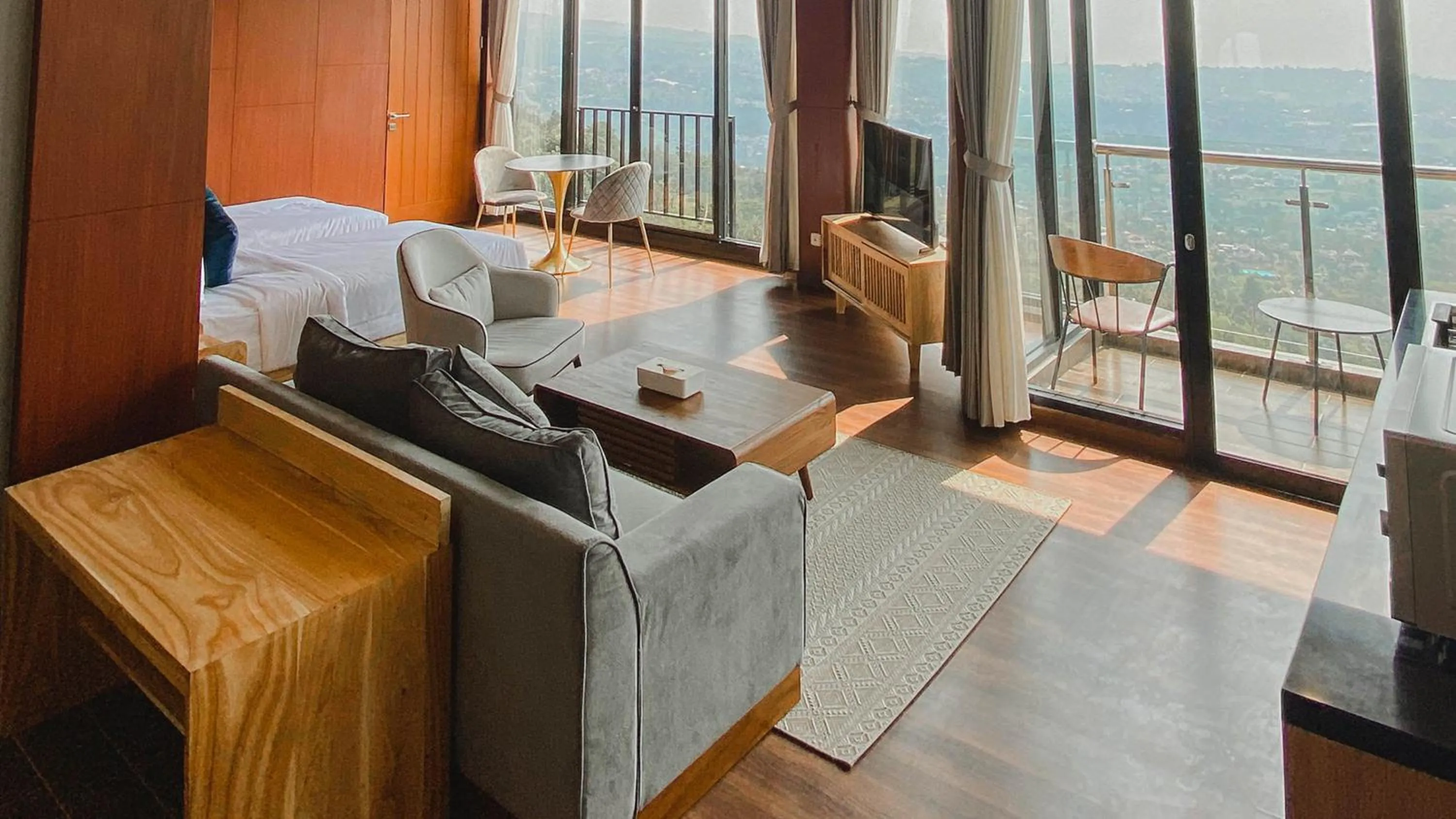 Photo of the whole room, Bed in Damar Langit Resort