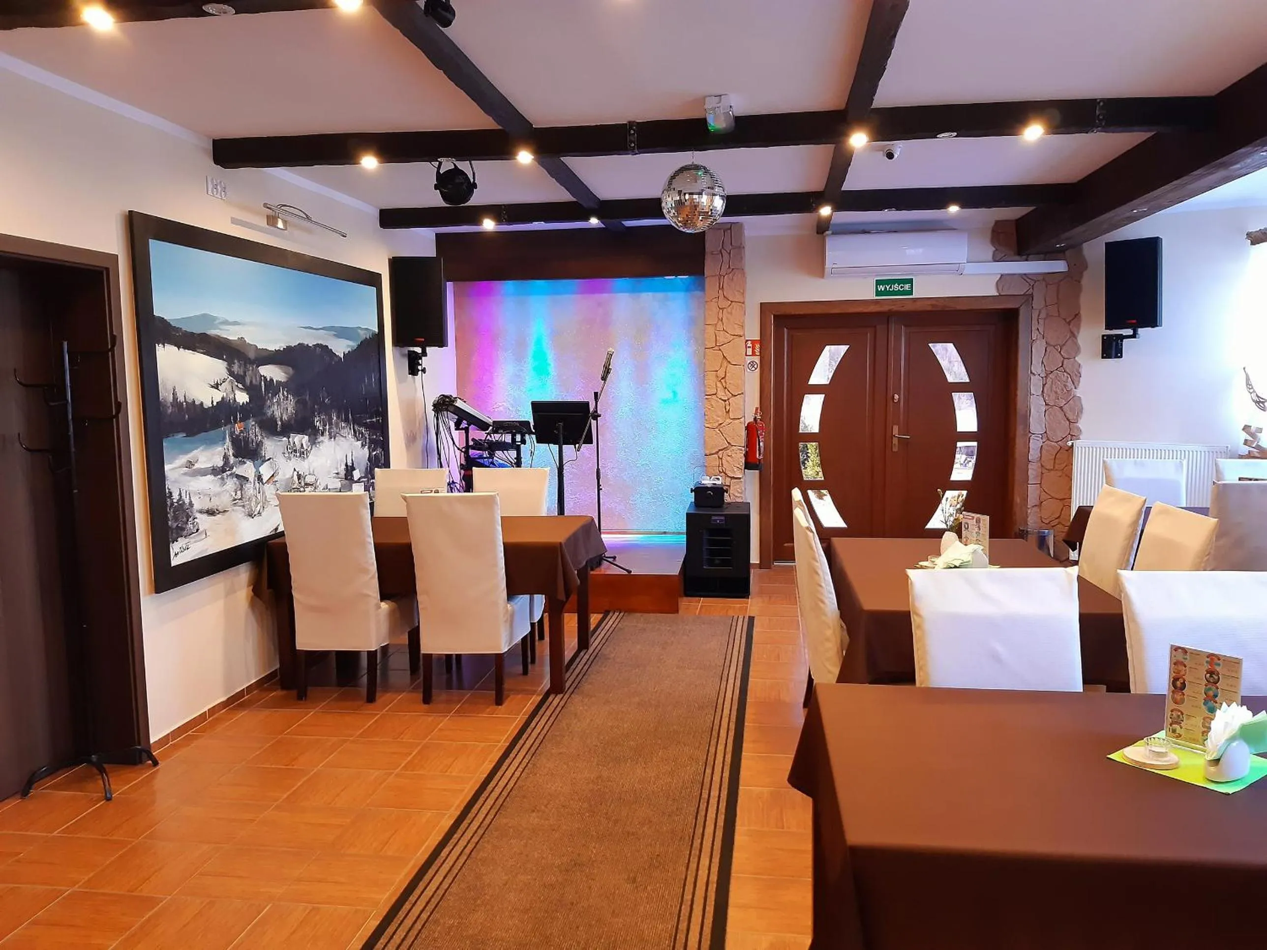 Restaurant/places to eat in Pensjonat Zielone Wzgórze w Bolesławowie