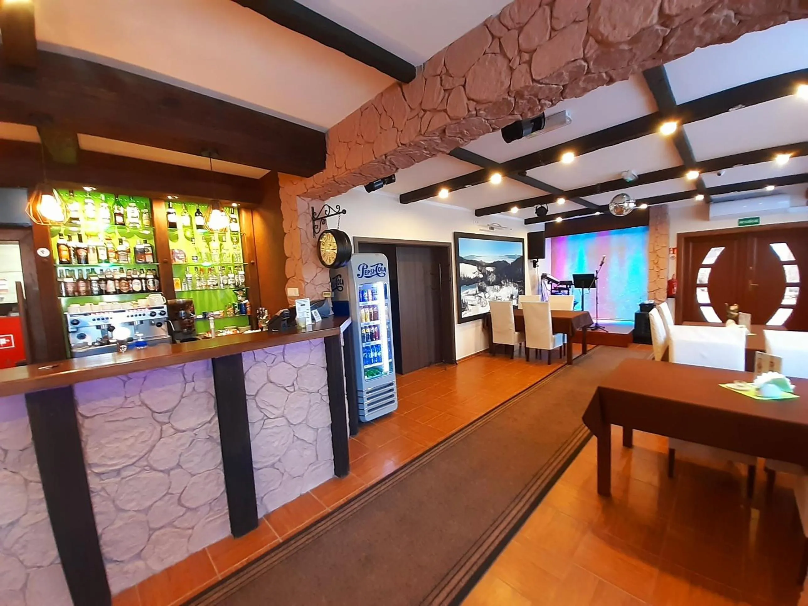 Restaurant/places to eat in Pensjonat Zielone Wzgórze w Bolesławowie
