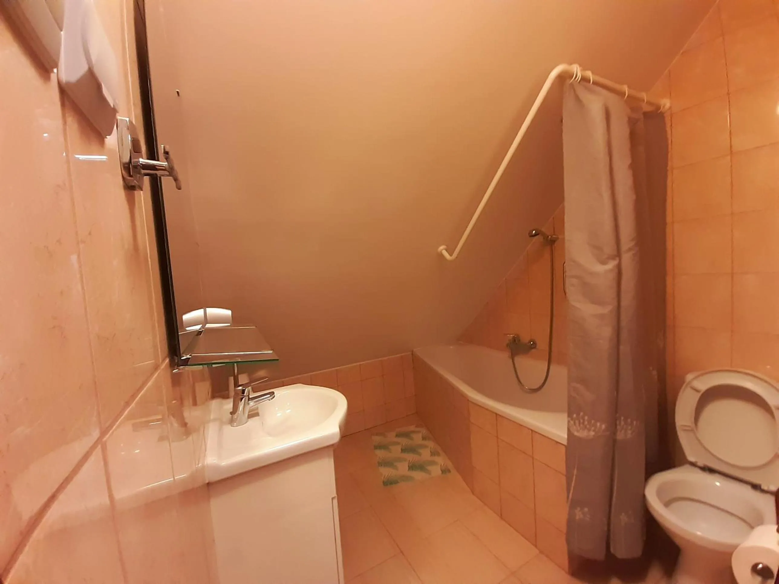 Bathroom in Pensjonat Zielone Wzgórze w Bolesławowie