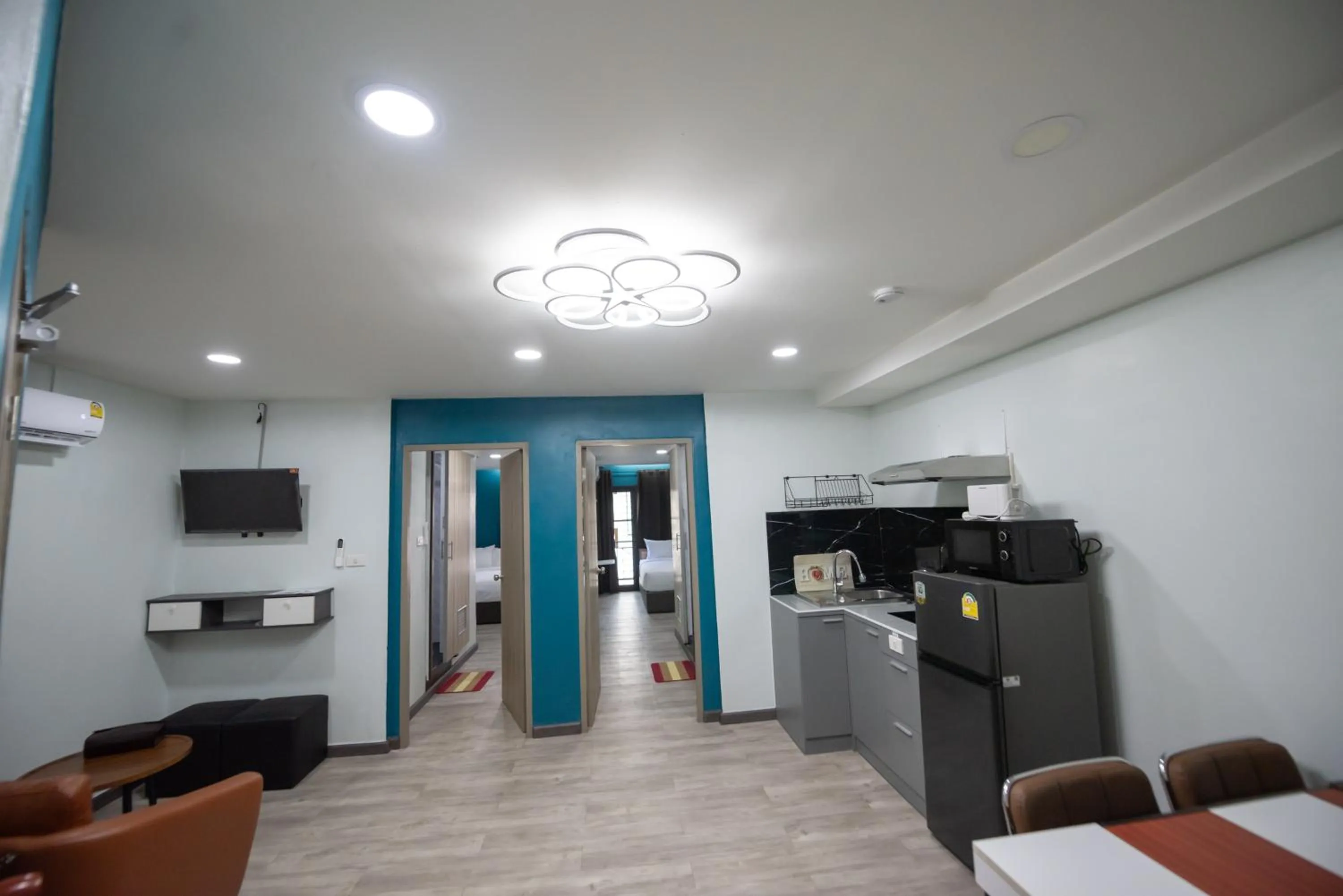 Kitchen or kitchenette in SkyLink Homes - Pattunaam - Airport Link & BTS Chidlom