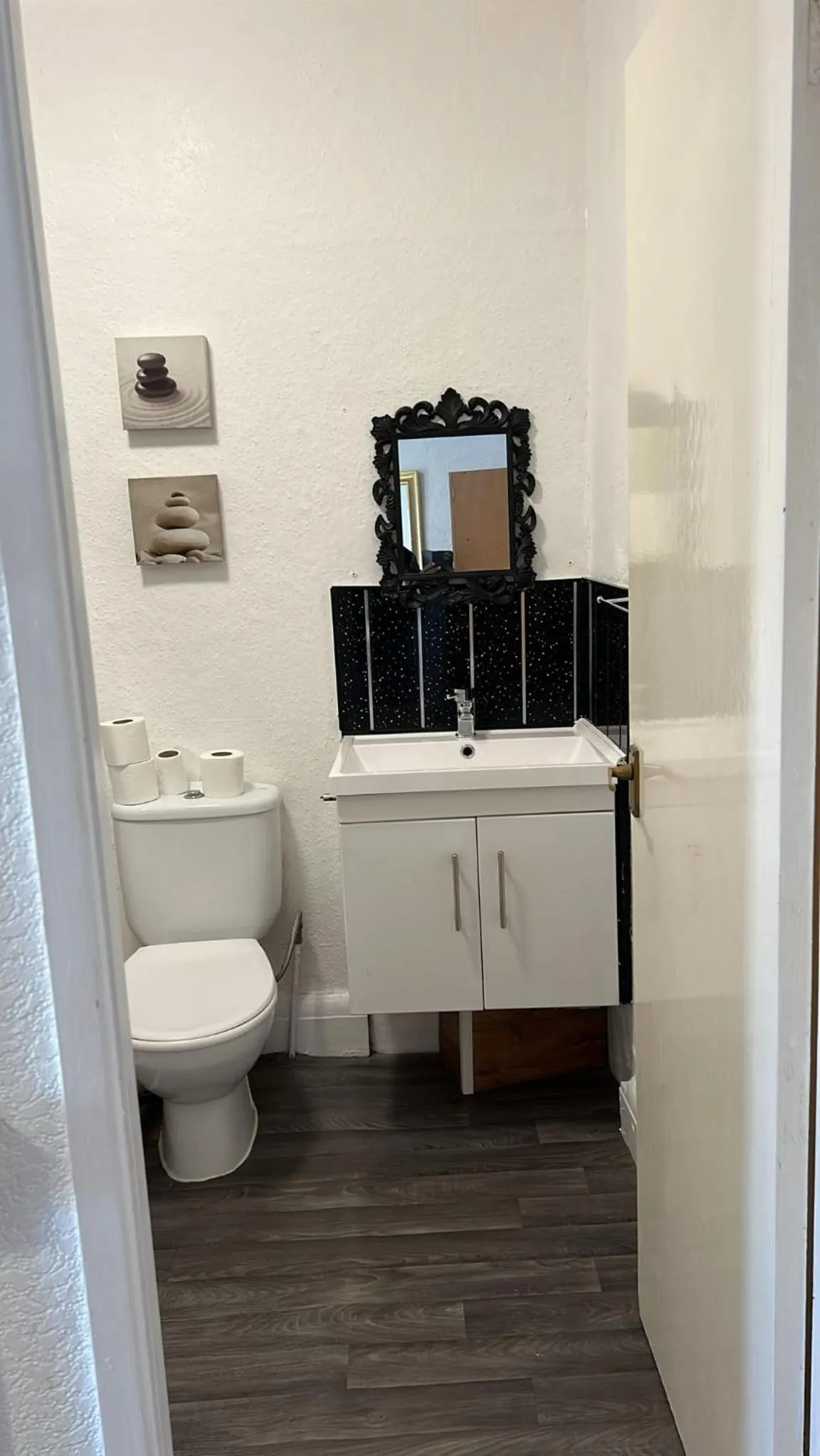 Toilet in Henson hotel