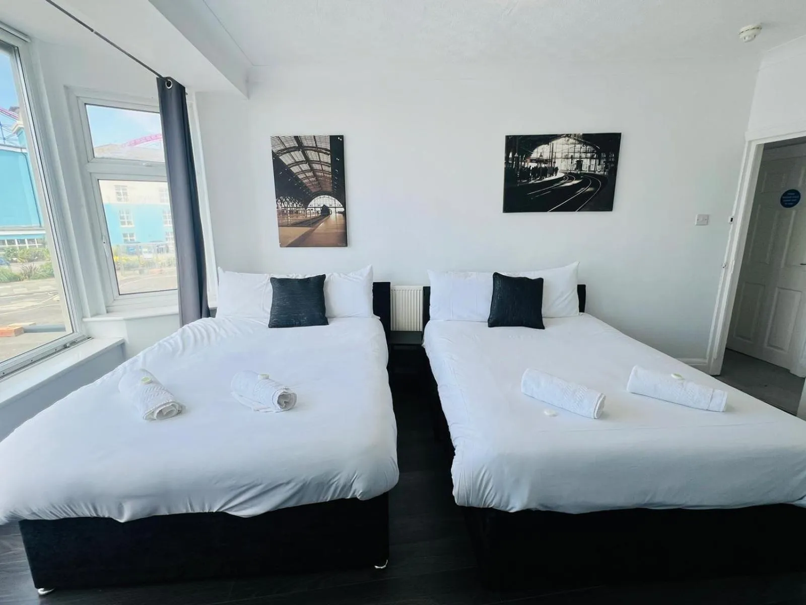 Bedroom, Bed in Henson hotel