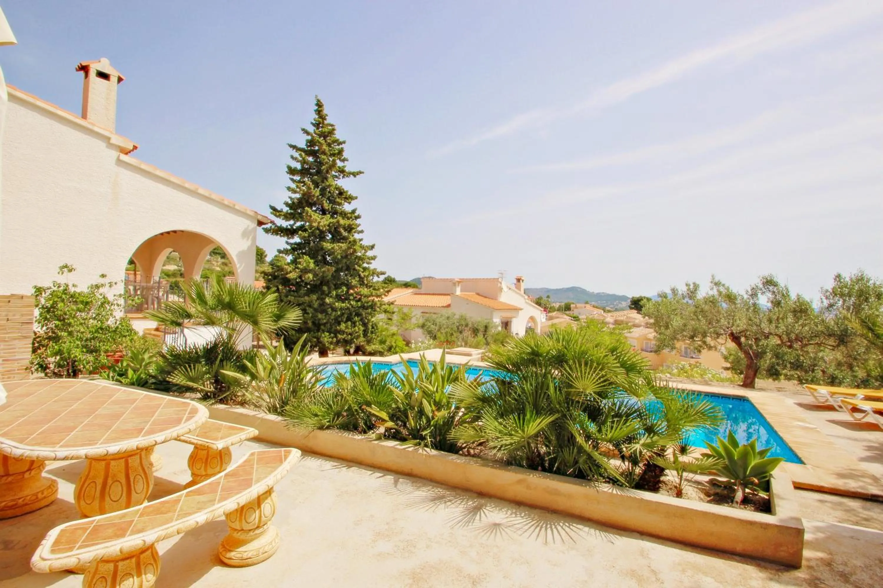 Laura-29A - pretty holiday property with garden and private pool in Calpe