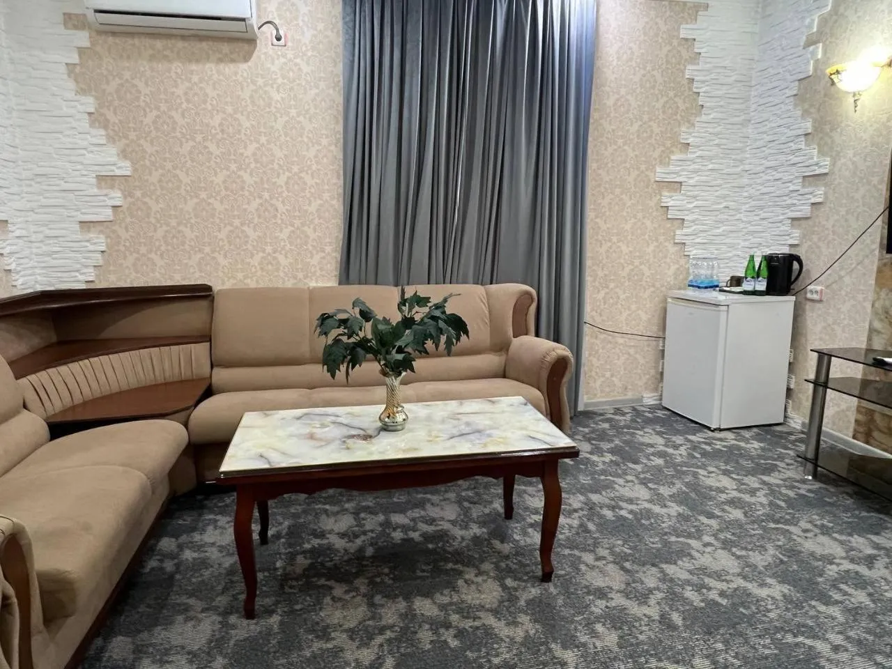 Living room in Orzu Hotel