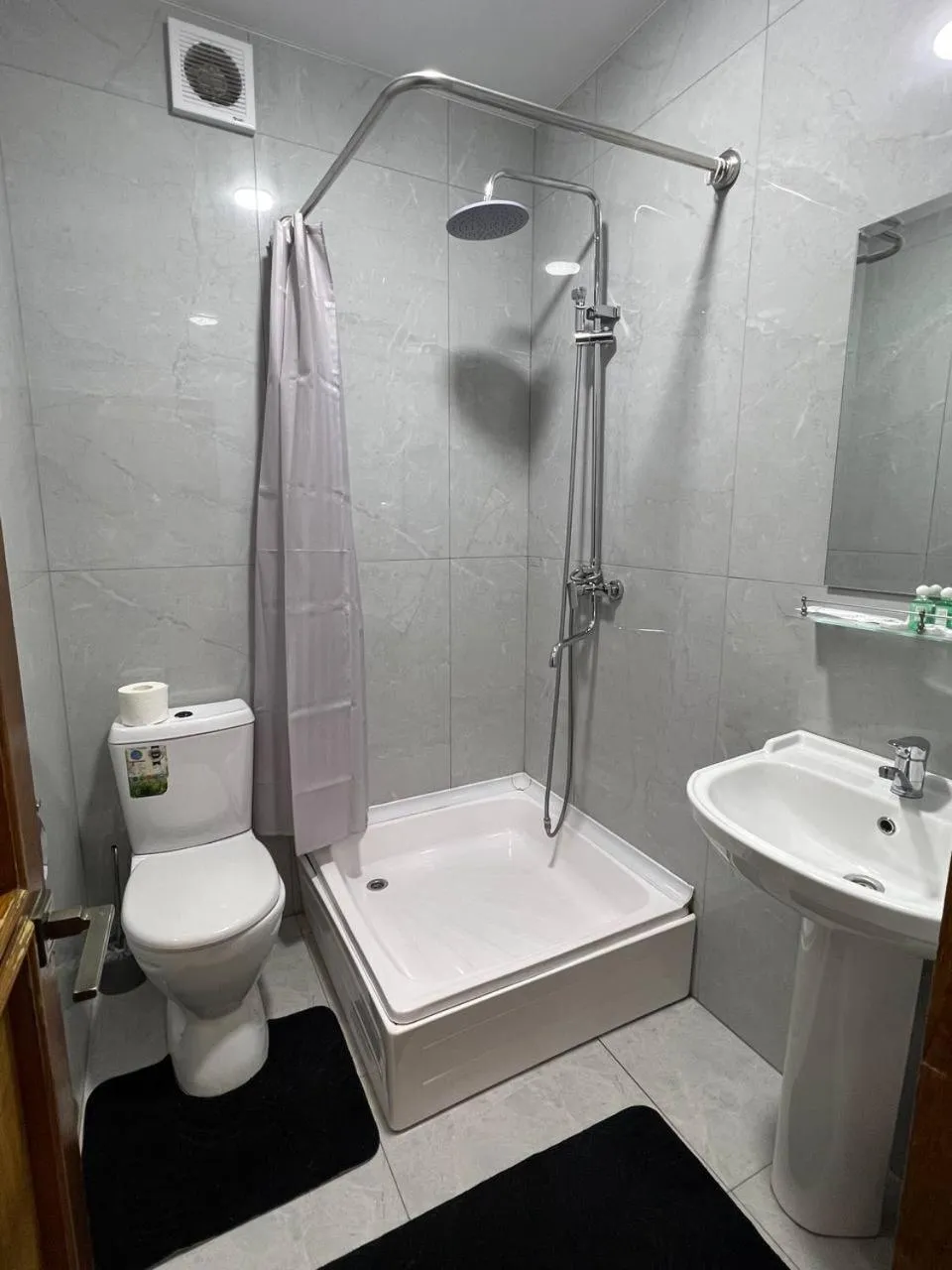 Shower in Orzu Hotel