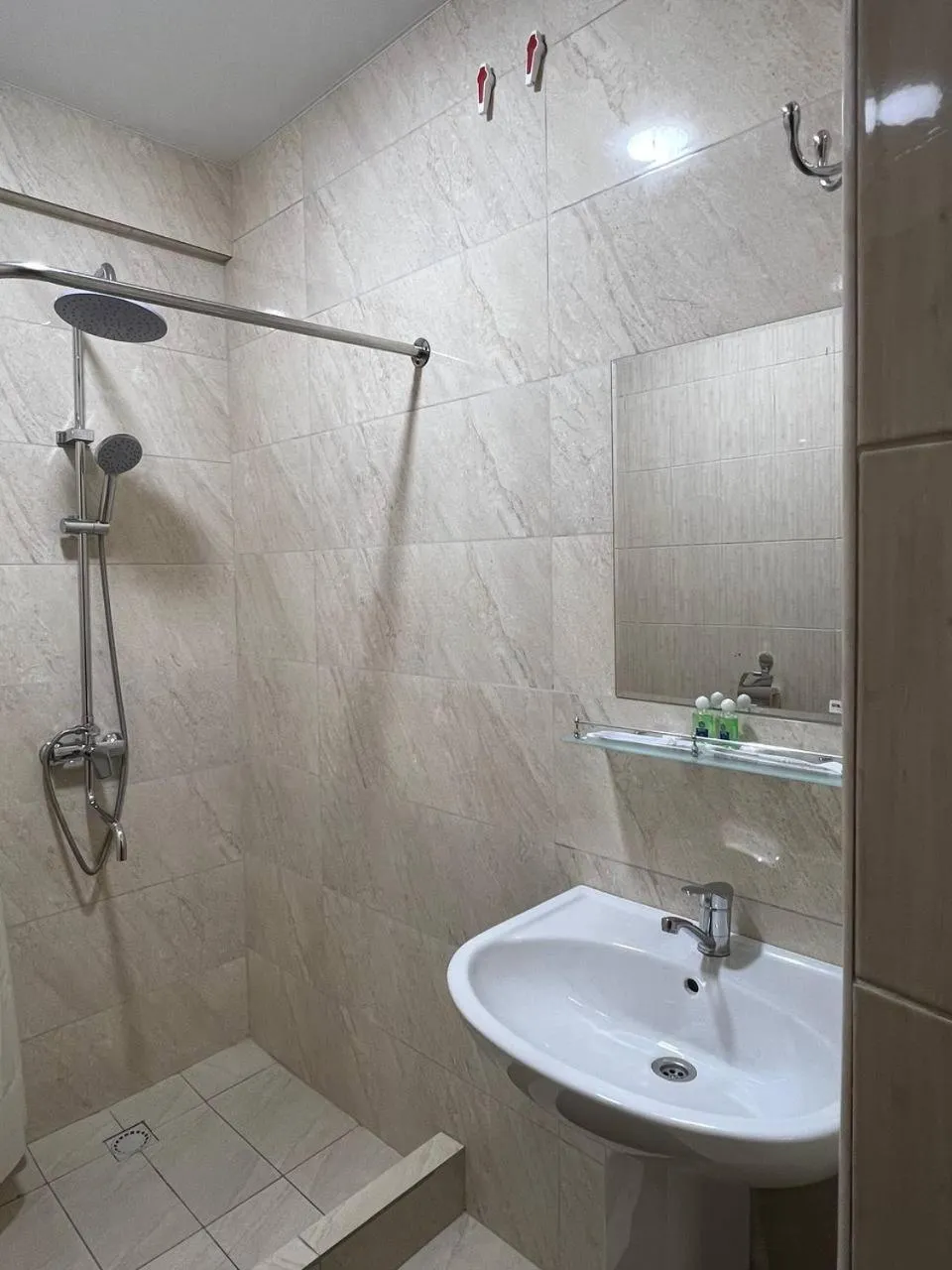 Shower in Orzu Hotel