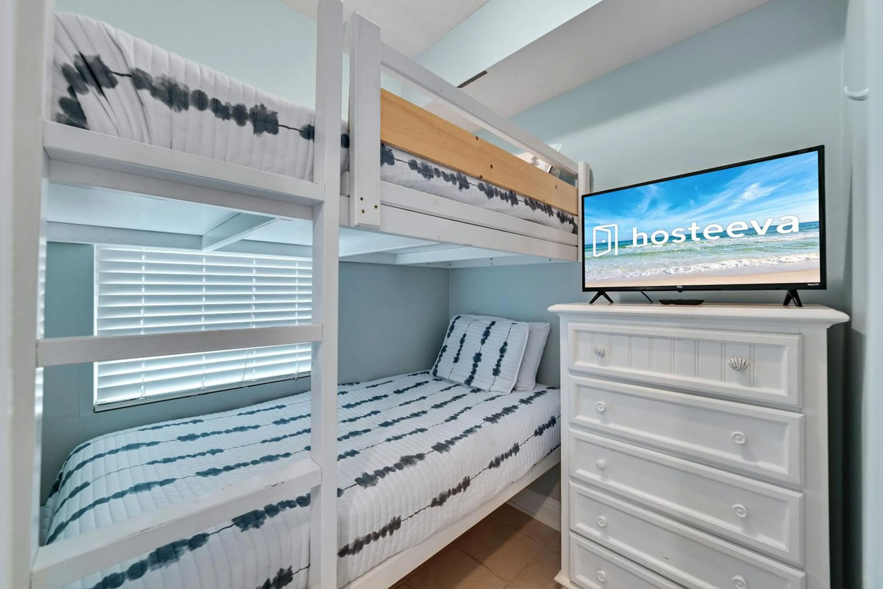 Bedroom, Bed in Lighthouse Condos Gulf Shores