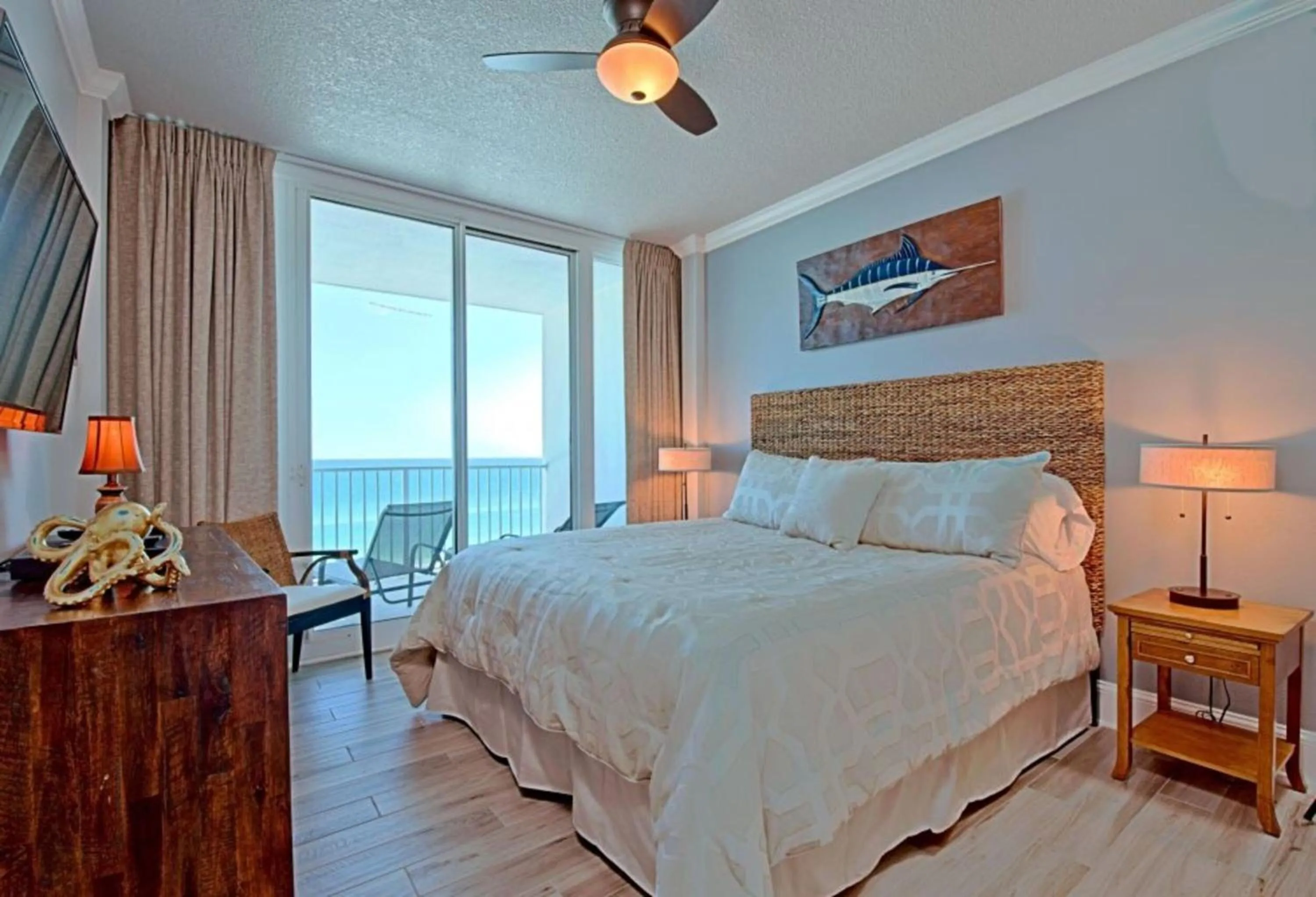 Bedroom, Bed in Lighthouse Condos Gulf Shores