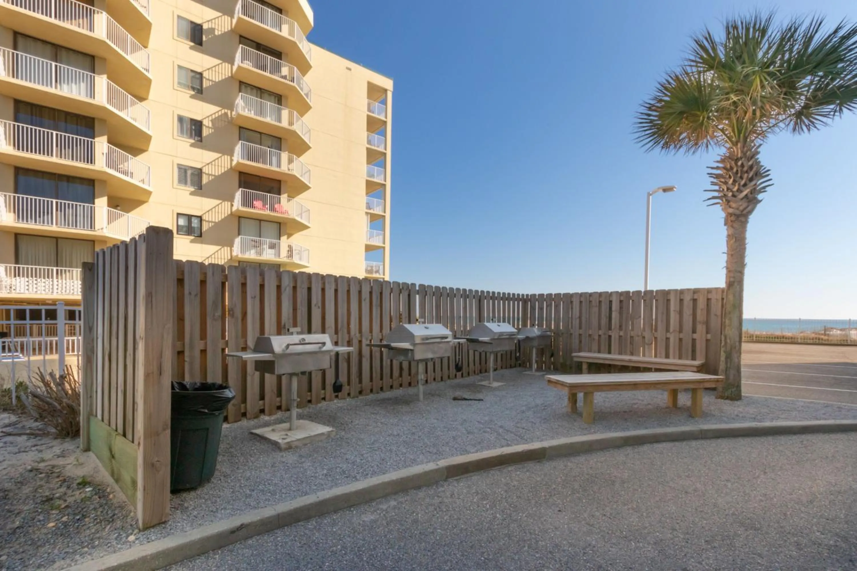 BBQ facilities in Lighthouse Condos Gulf Shores