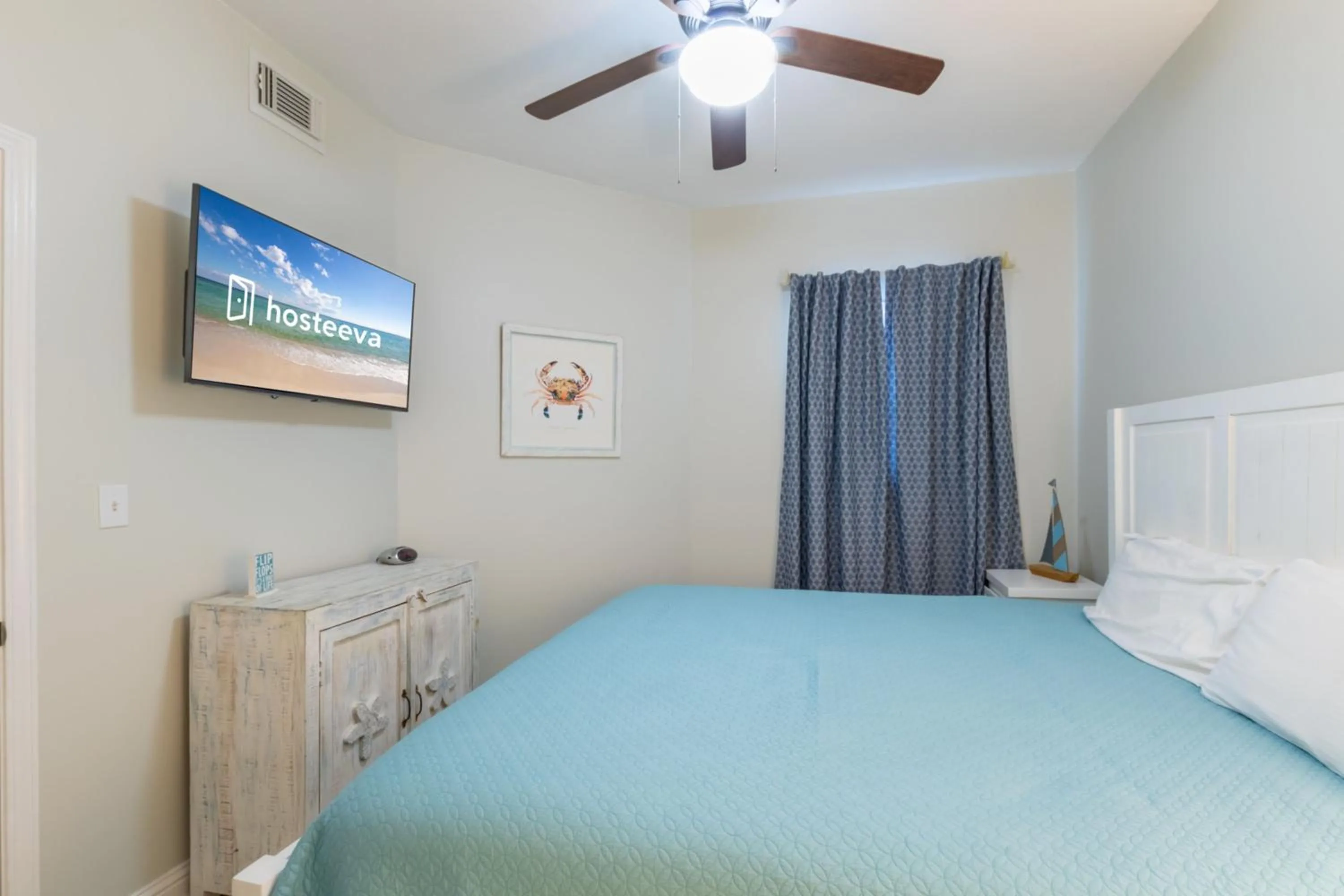 Bedroom, Bed in Lighthouse Condos Gulf Shores