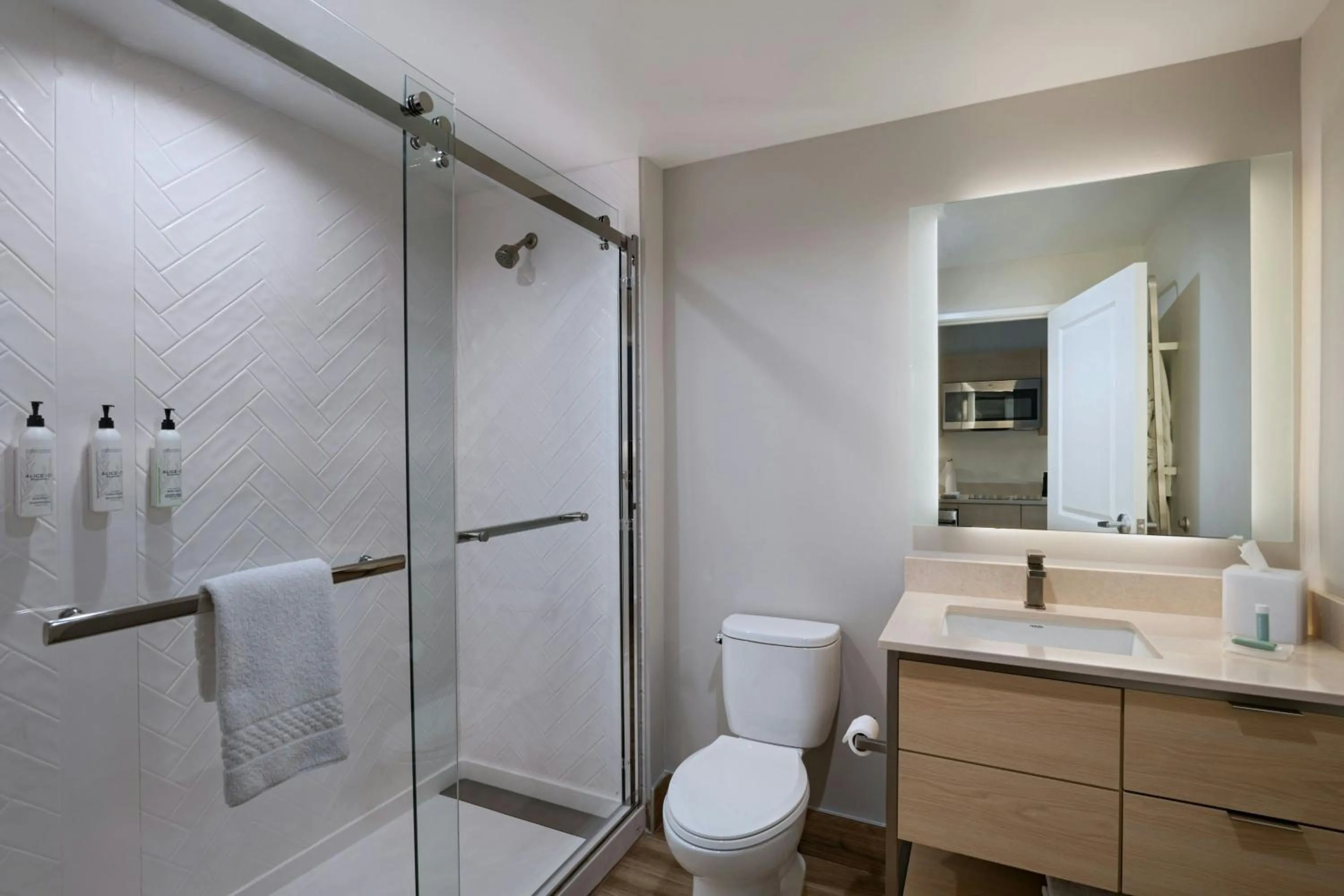 Bathroom in TownePlace Suites by Marriott Albuquerque Uptown