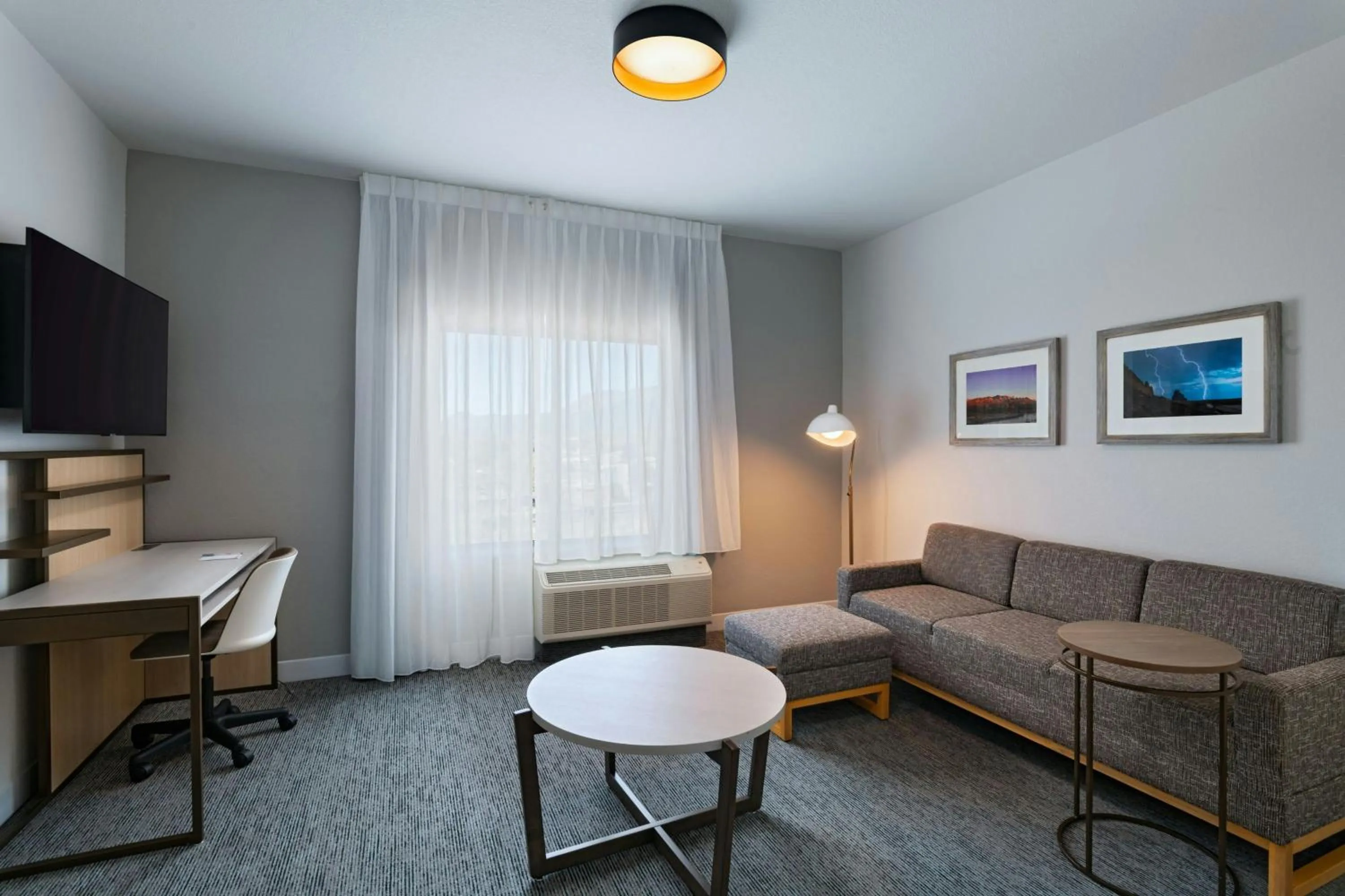 Living room in TownePlace Suites by Marriott Albuquerque Uptown