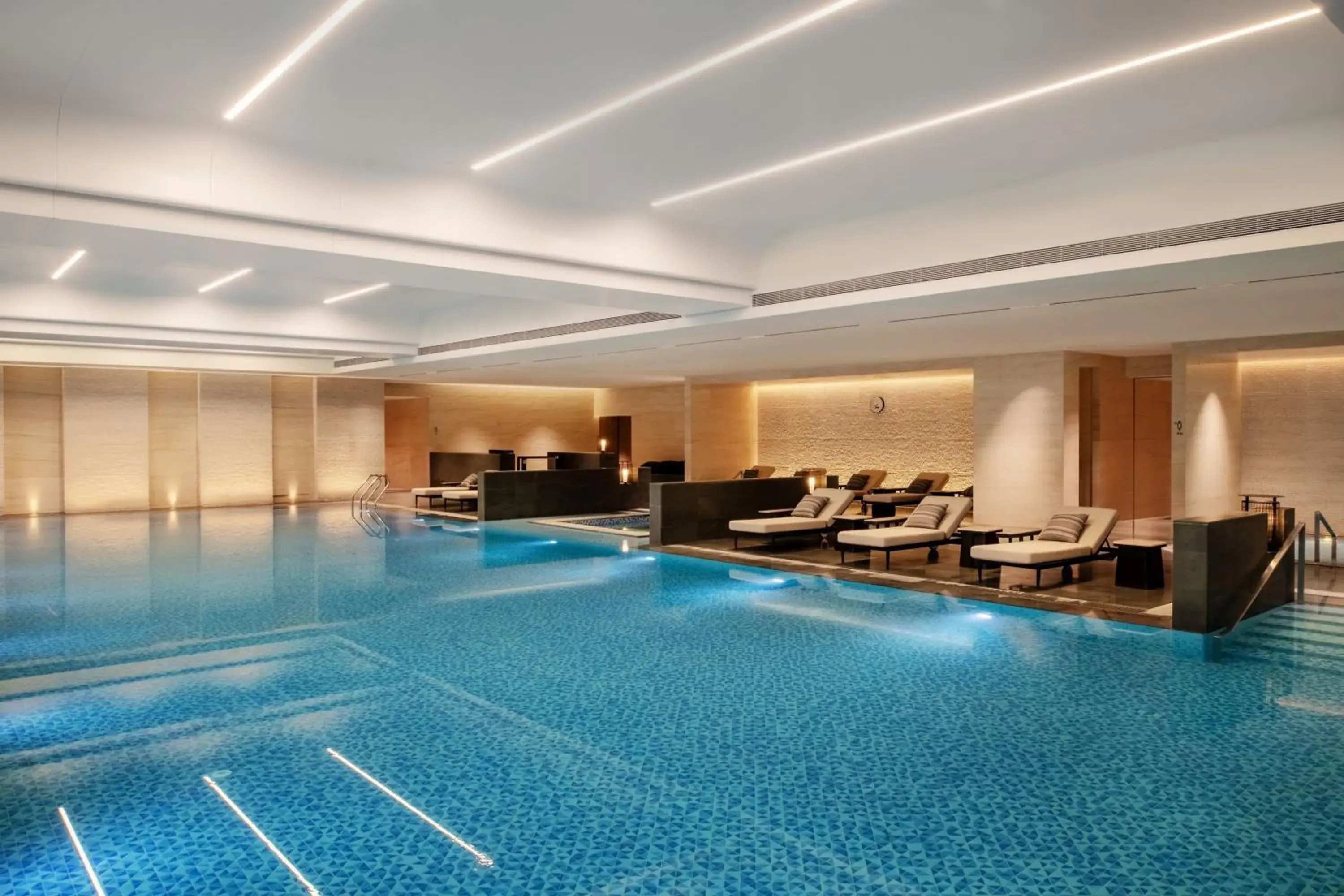 Swimming pool in Sheraton Lanzhou Anning Swimming pool in Sheraton Lanzhou Anning