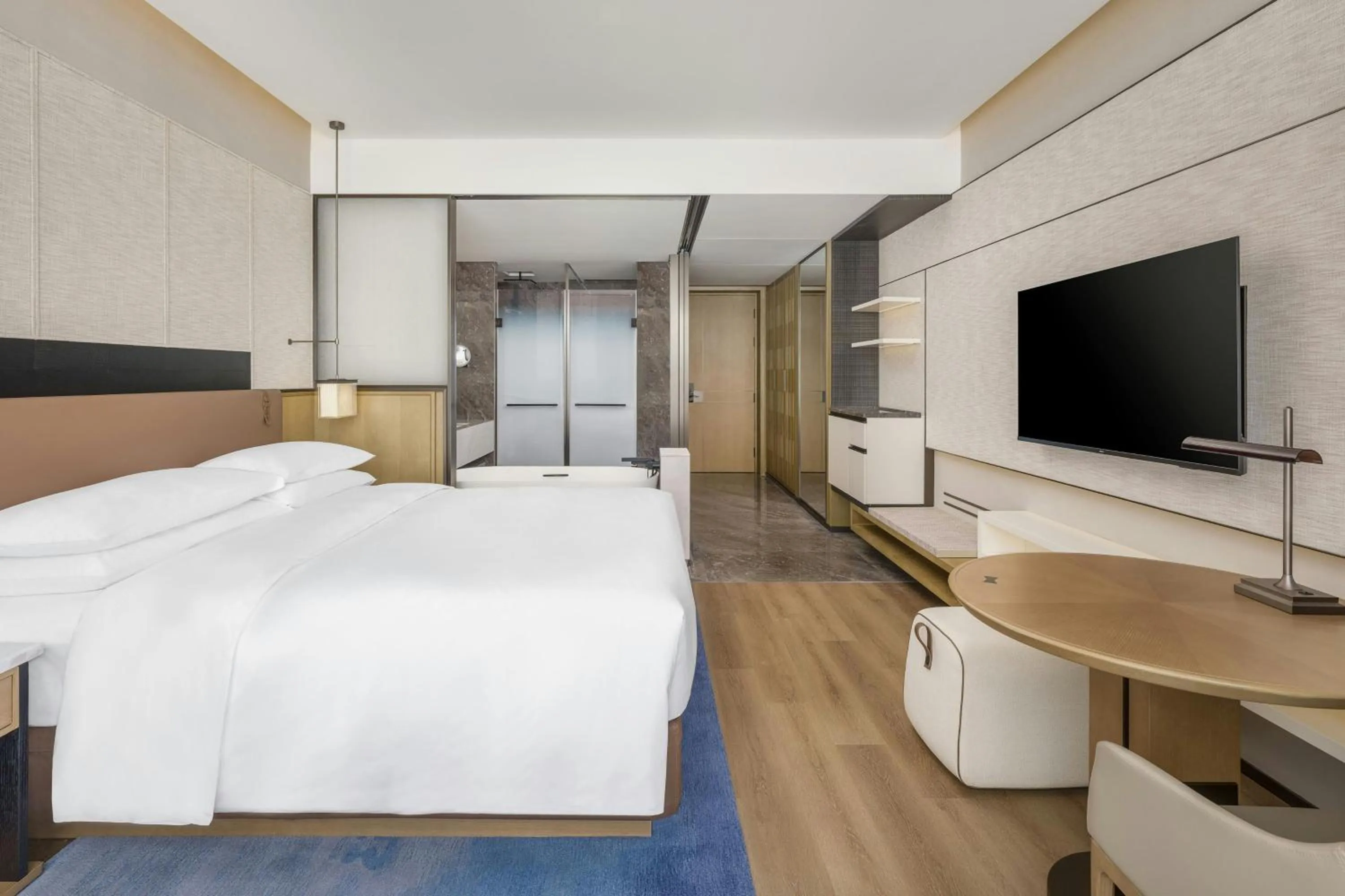 Photo of the whole room, Bed in Luoyang Marriott Hotel