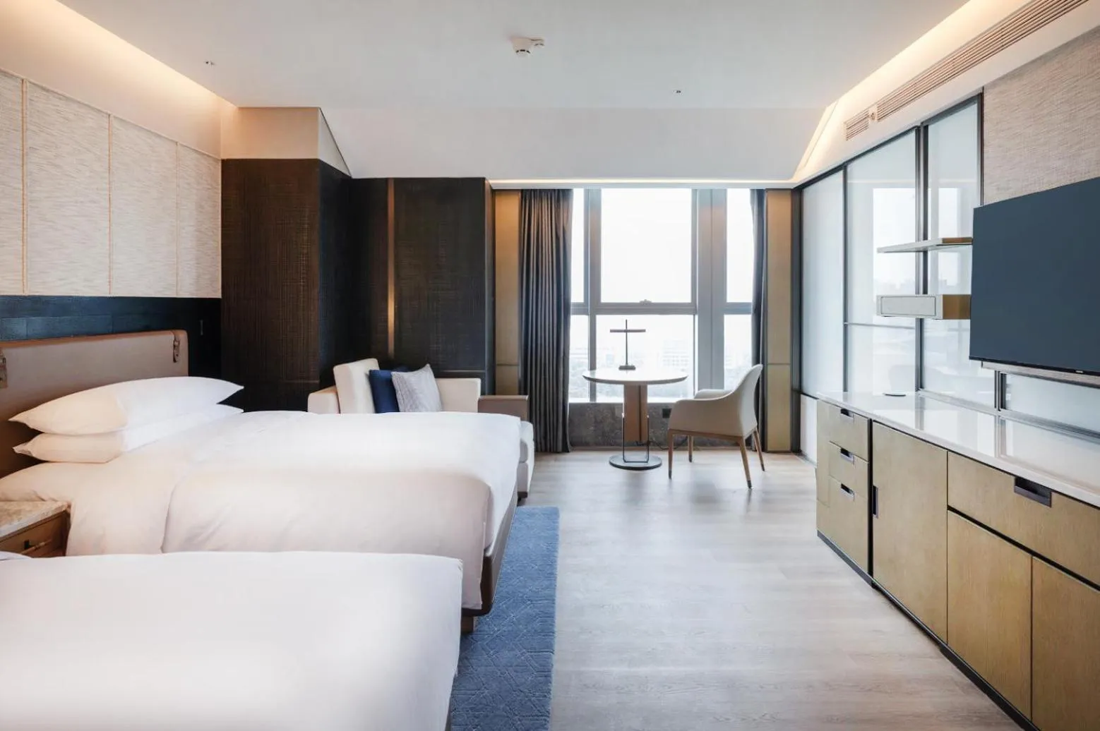 Bed in Luoyang Marriott Hotel