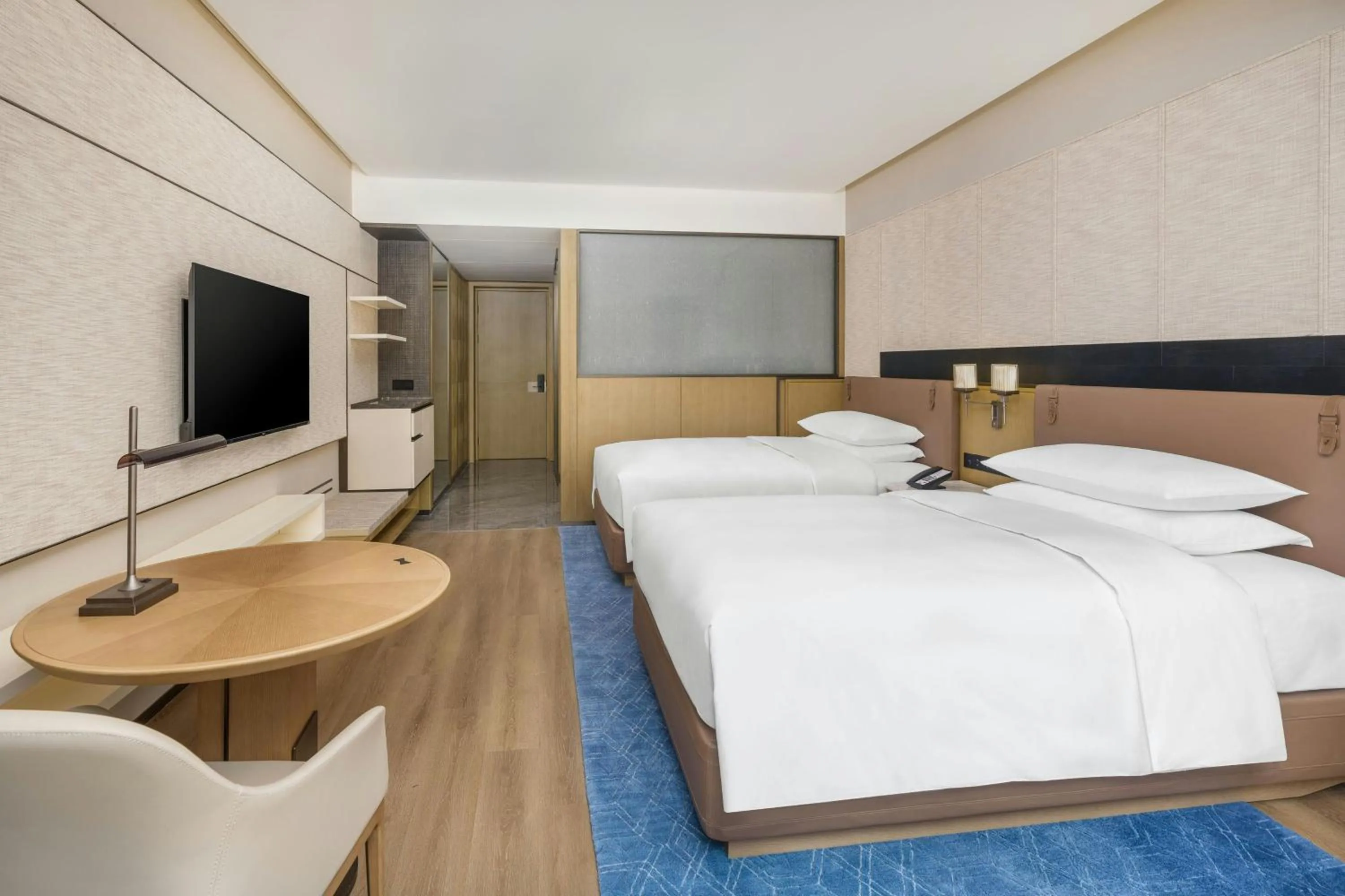 Photo of the whole room, Bed in Luoyang Marriott Hotel