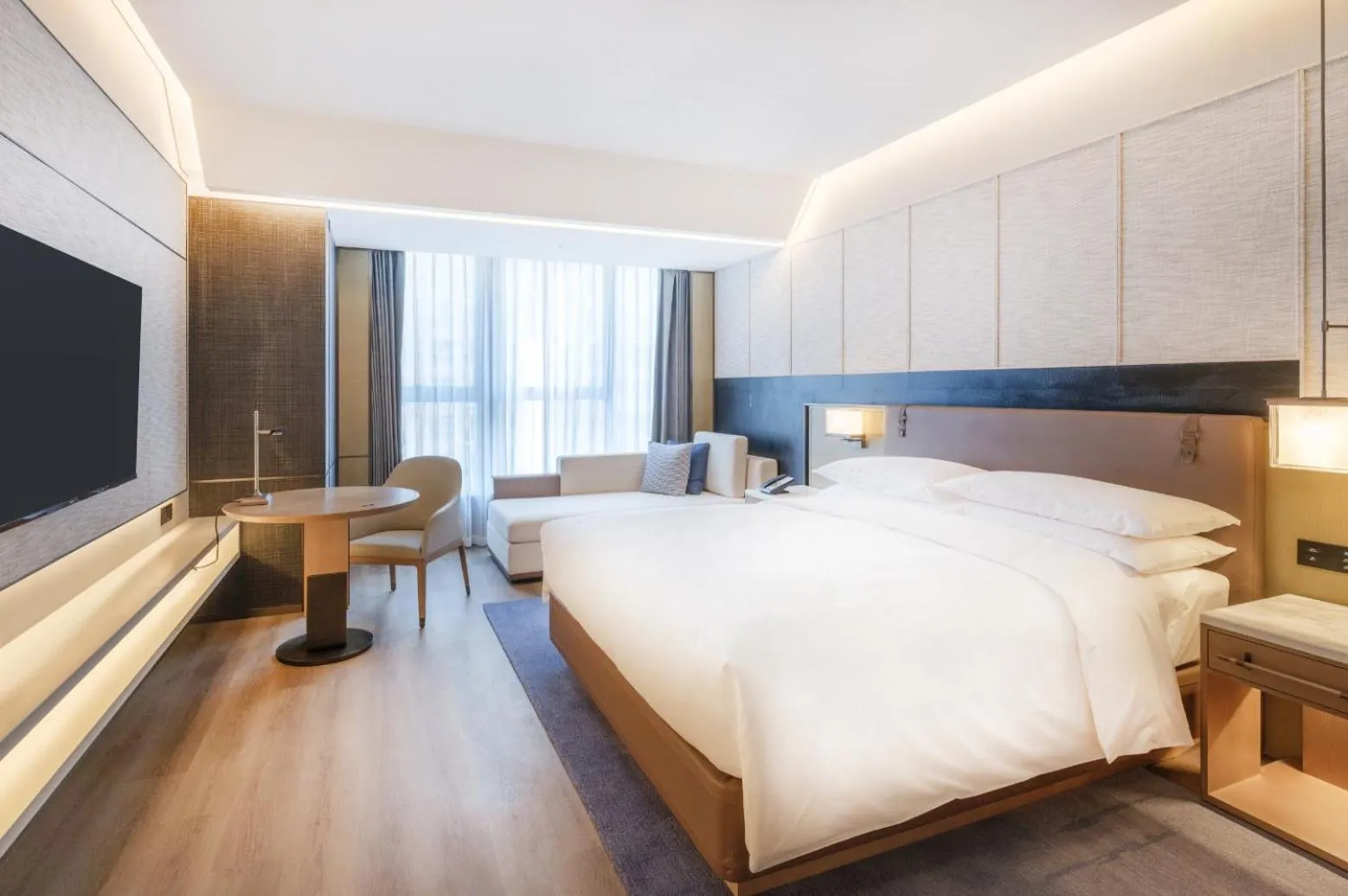 Bed in Luoyang Marriott Hotel