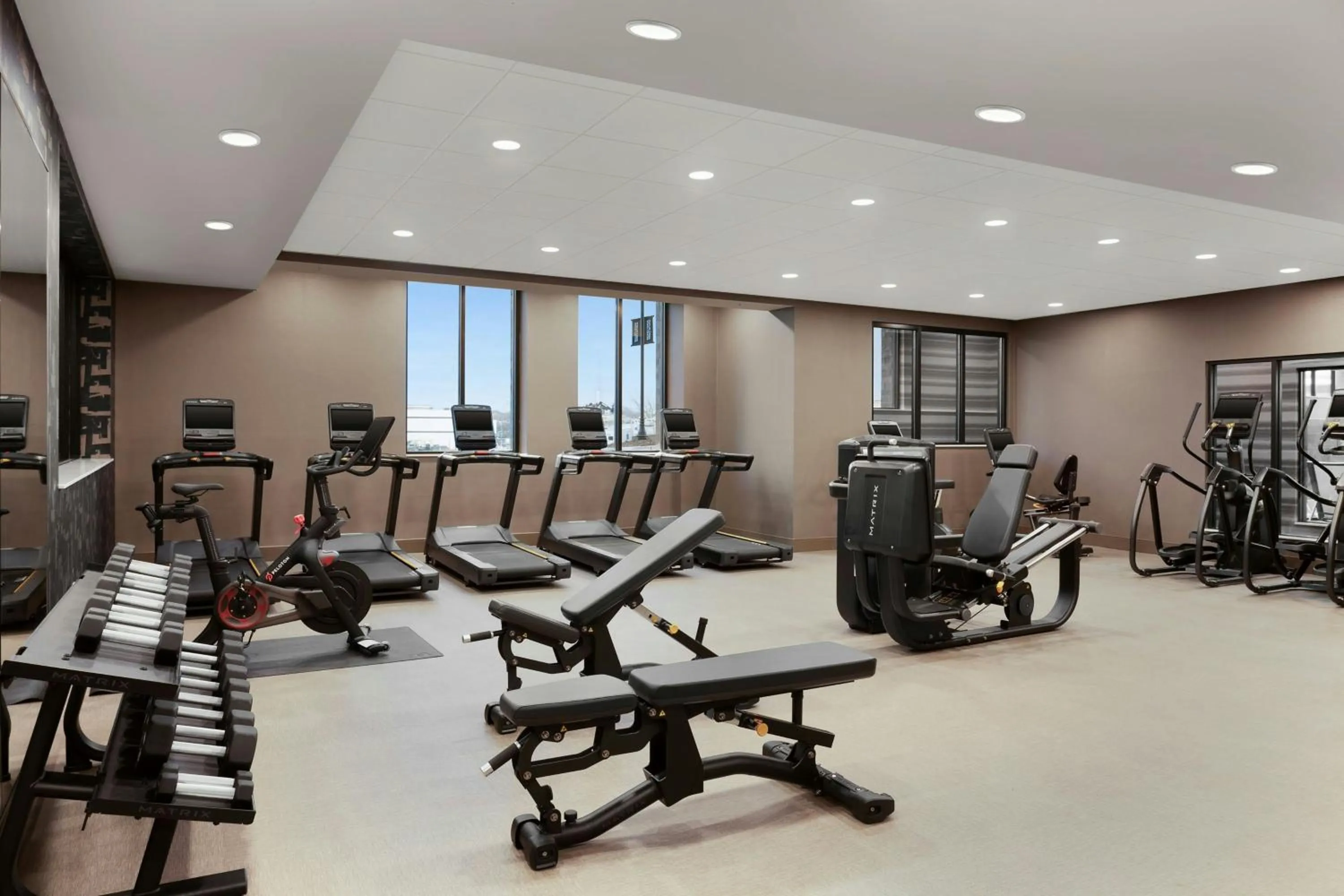 Fitness centre/facilities in Courtyard by Marriott Milwaukee Brookfield at Poplar Creek