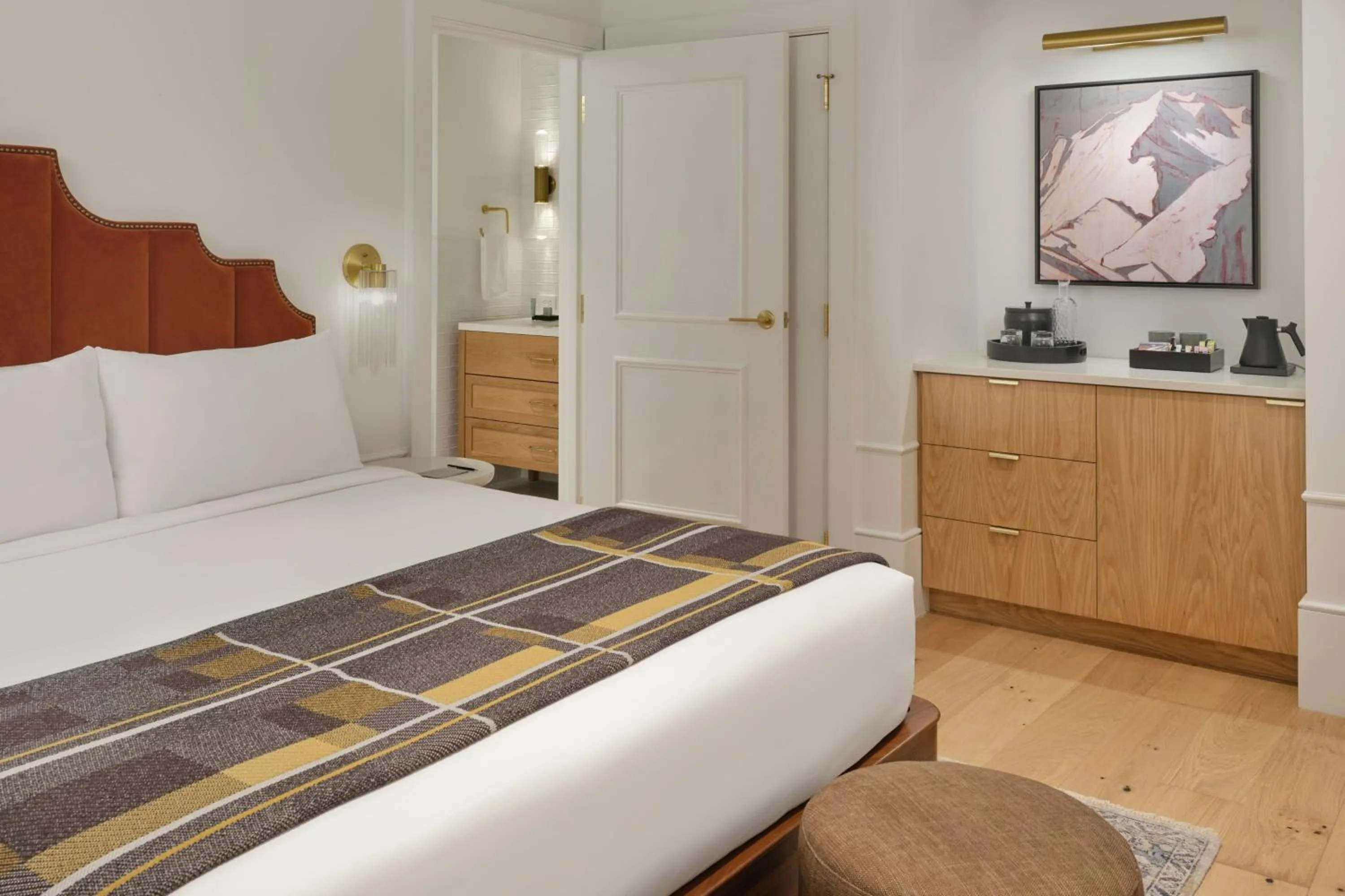 Photo of the whole room, Bed in Asher Adams, Autograph Collection