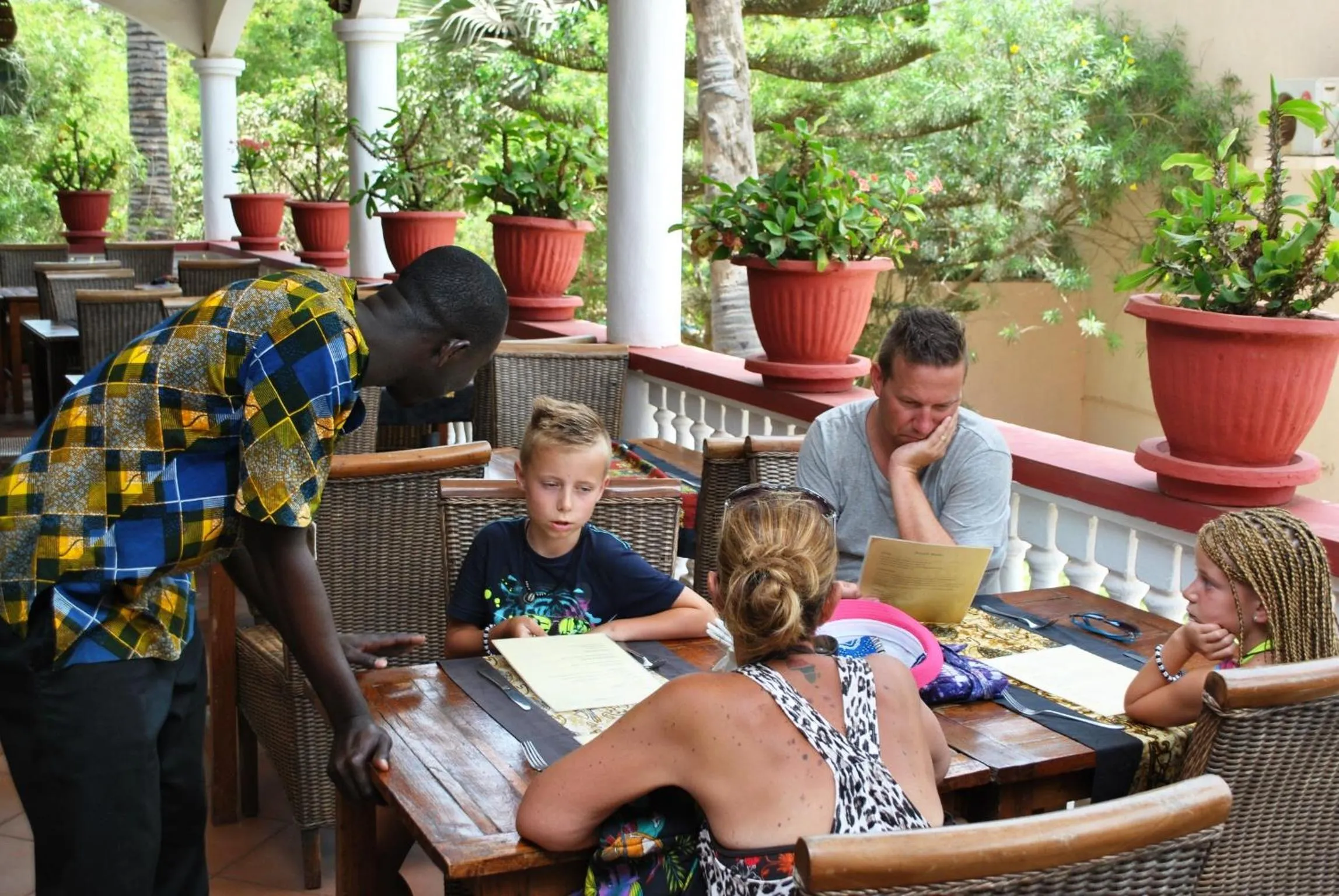 Restaurant/places to eat in Lemon Creek Hotel Resort