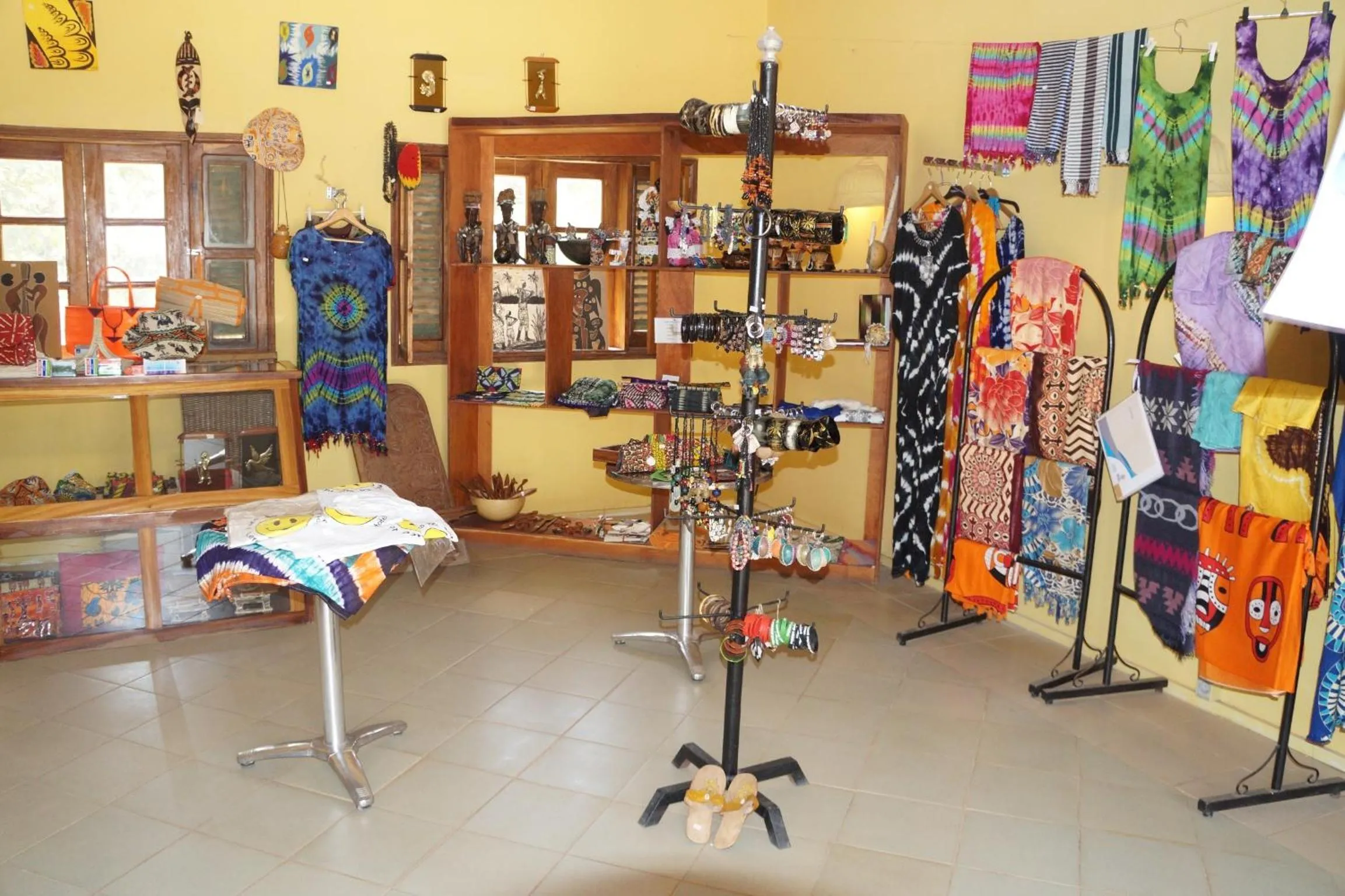 On-site shops in Lemon Creek Hotel Resort