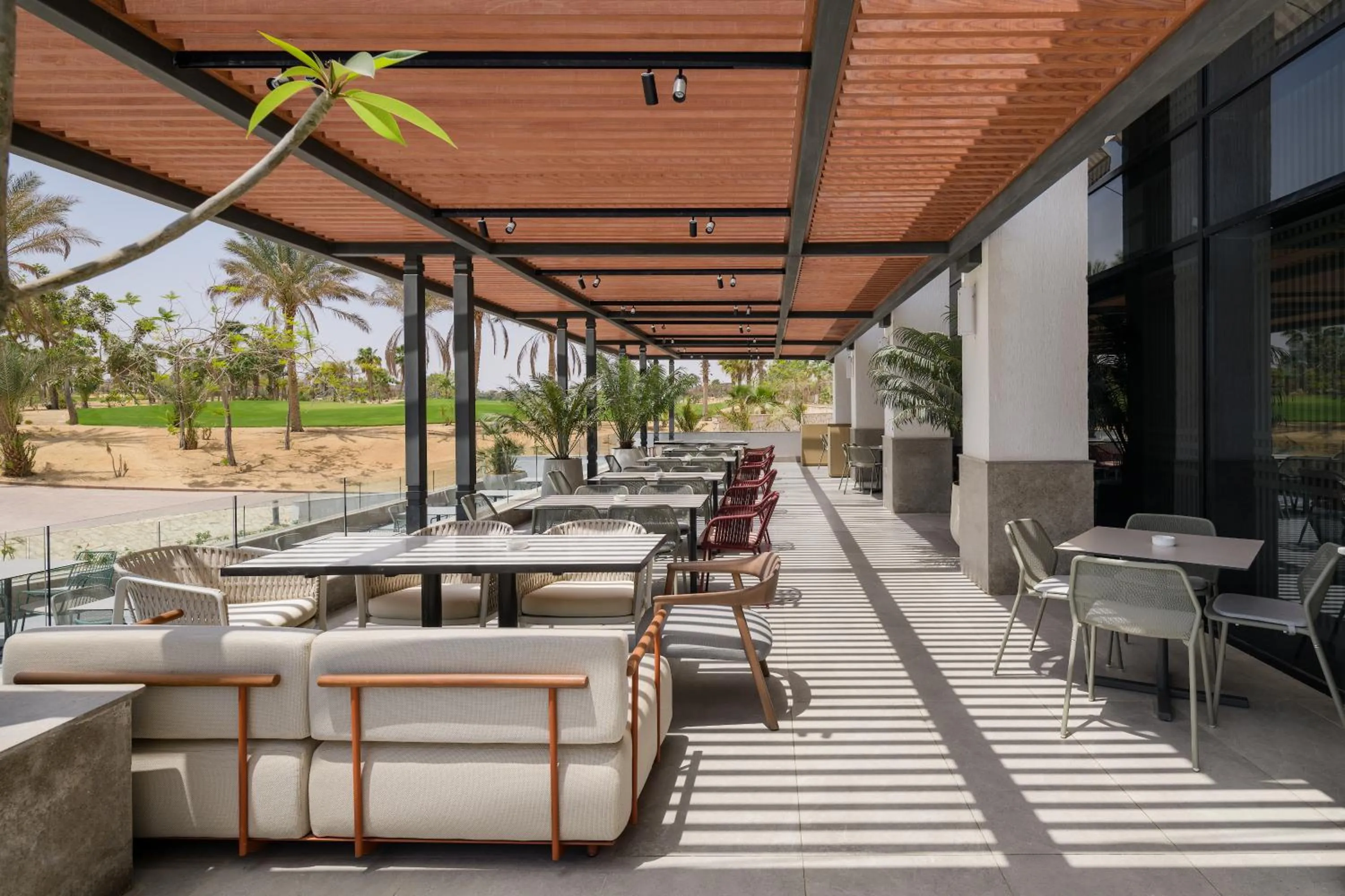 Restaurant/places to eat in The G Einbay Golf Resort