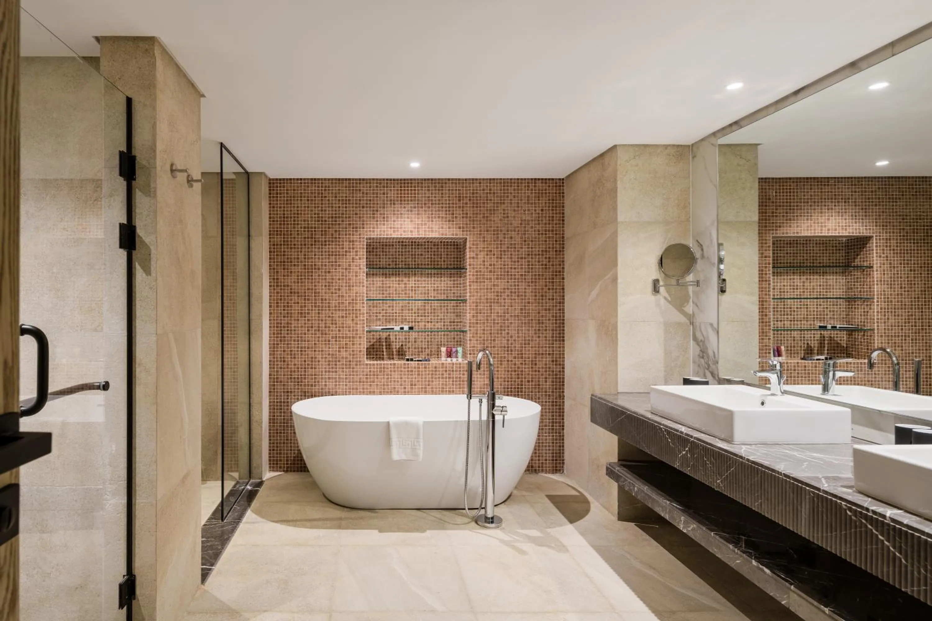 Shower in The G Einbay Golf Resort