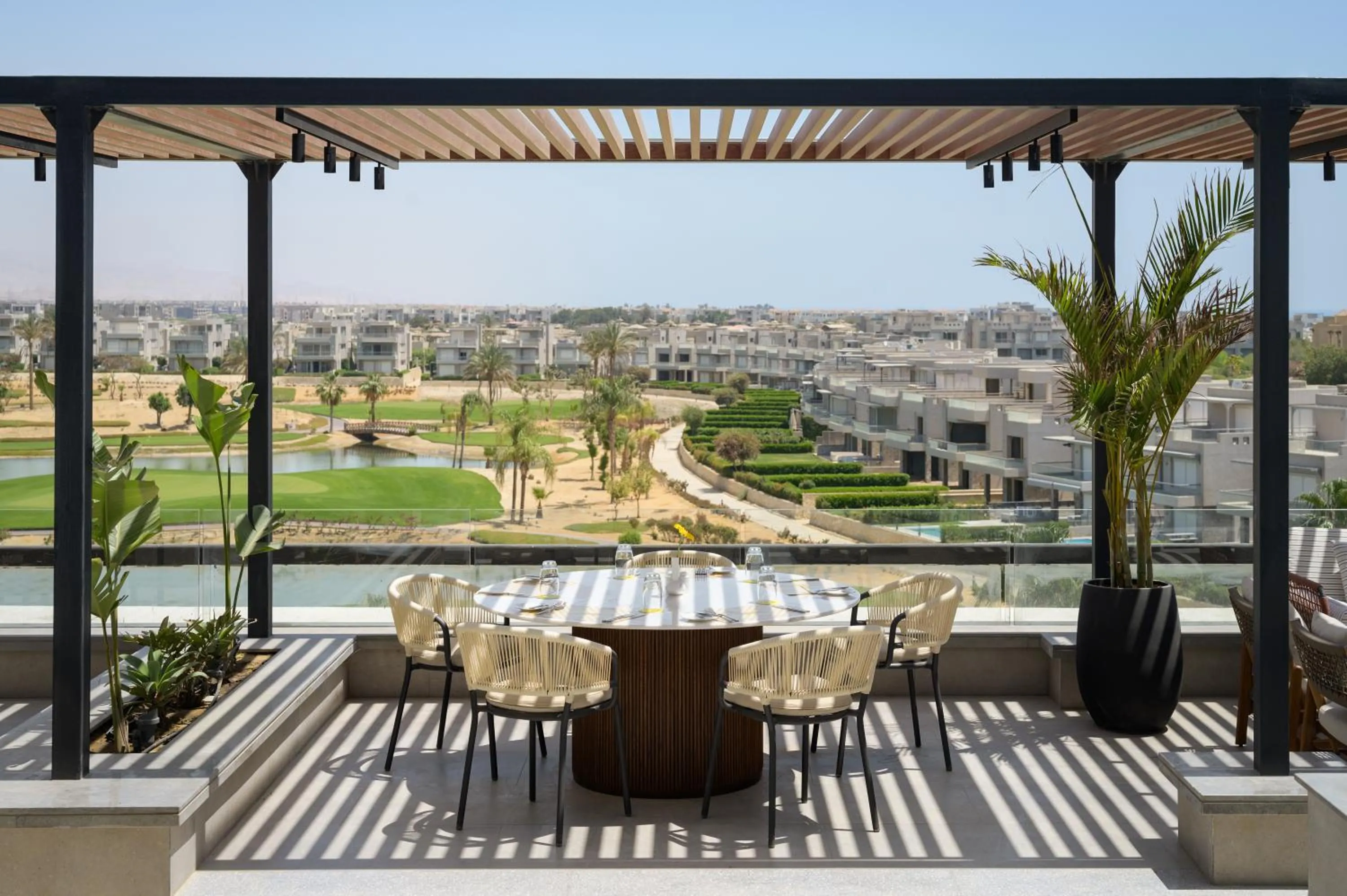 Restaurant/places to eat in The G Einbay Golf Resort